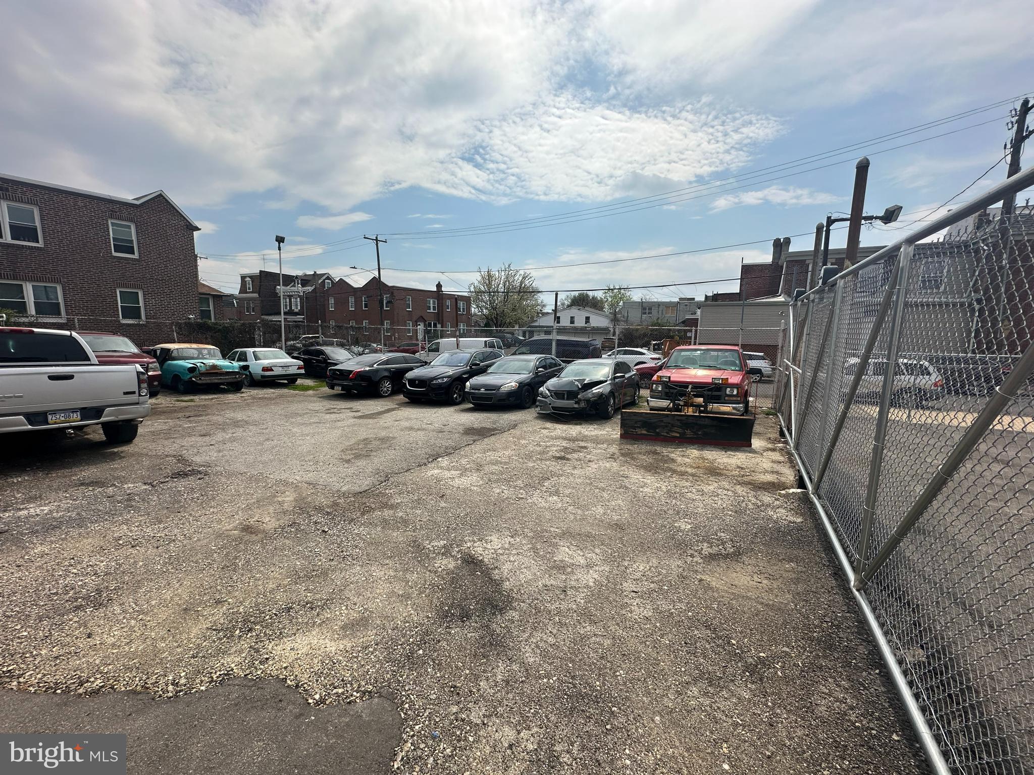 LAWNDALE - Commercial Sale