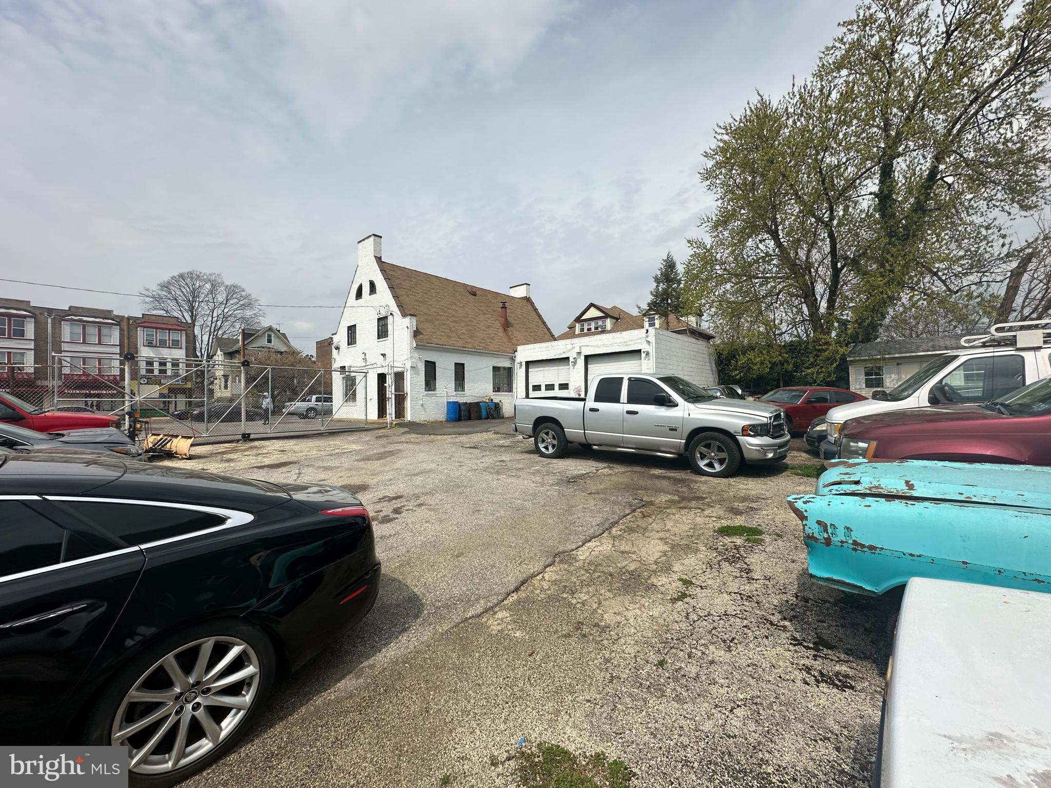 LAWNDALE - Commercial Sale