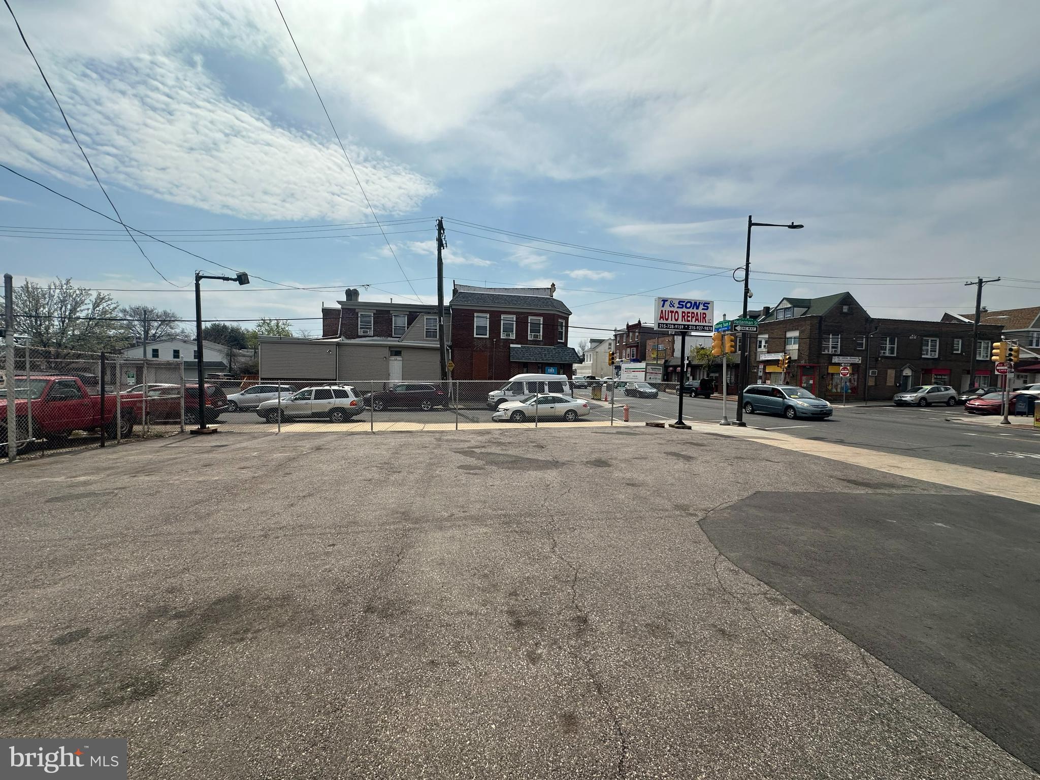 LAWNDALE - Commercial Sale