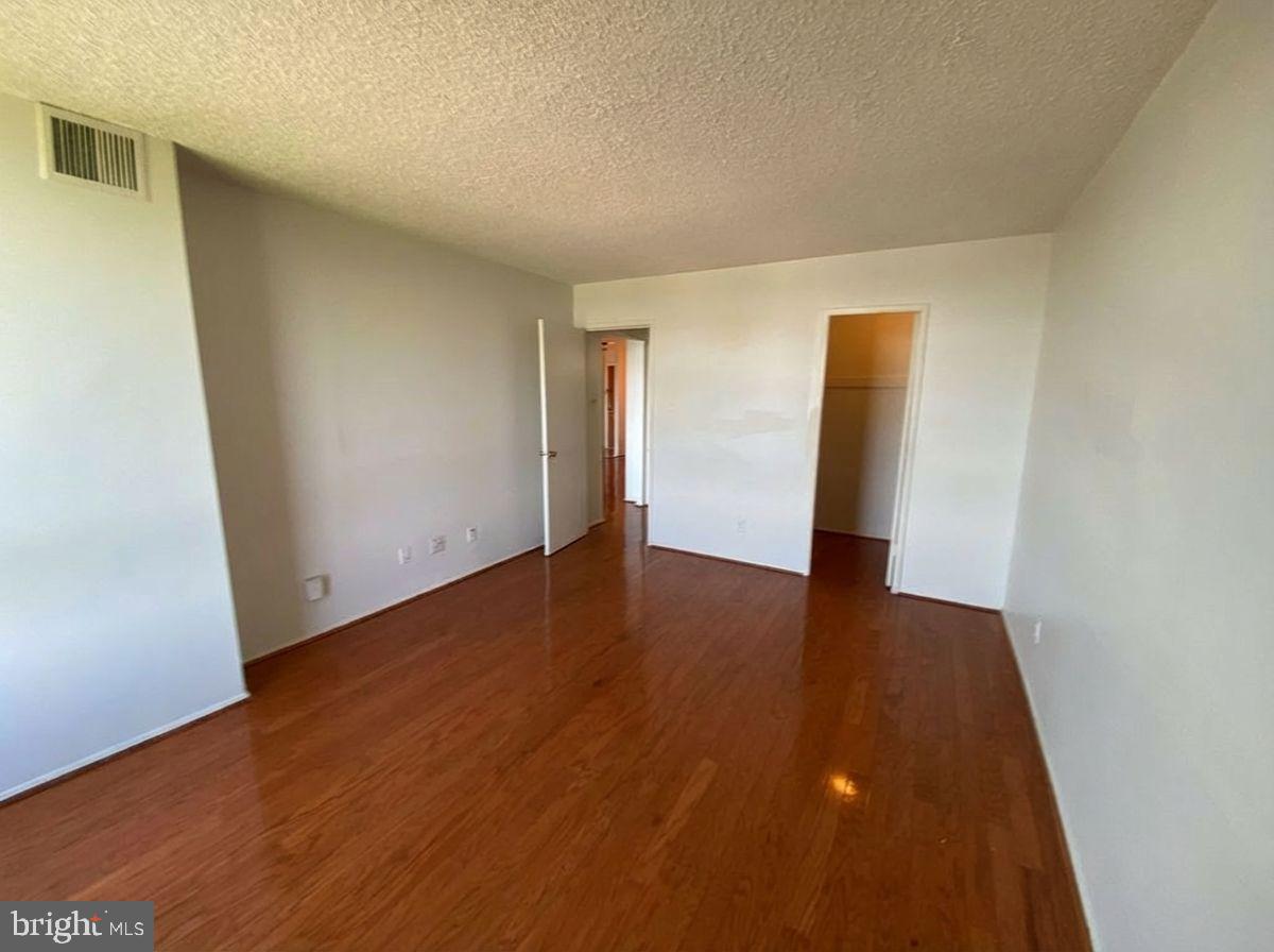 REGENCY AT MCLEAN - Residential