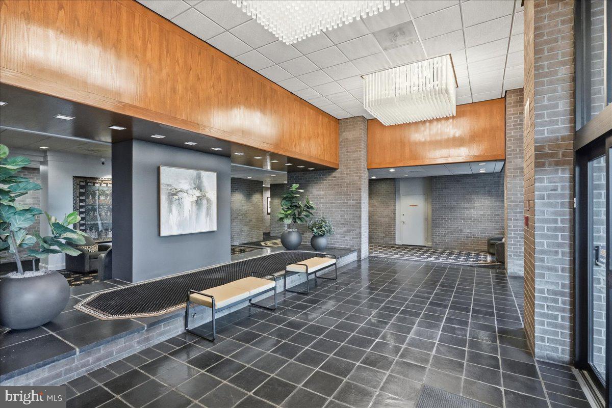 REGENCY AT MCLEAN - Residential