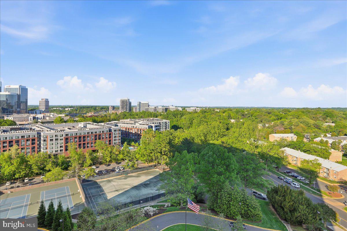 REGENCY AT MCLEAN - Residential