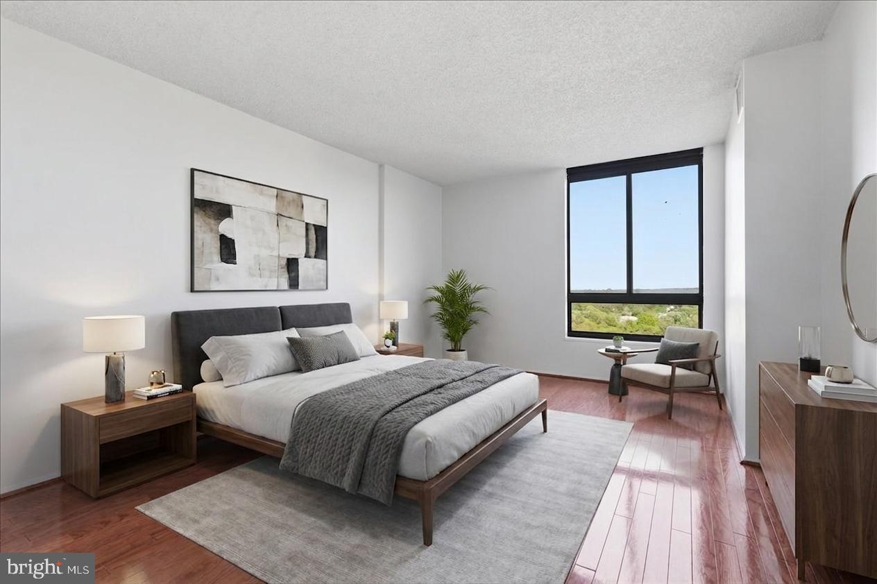 REGENCY AT MCLEAN - Residential