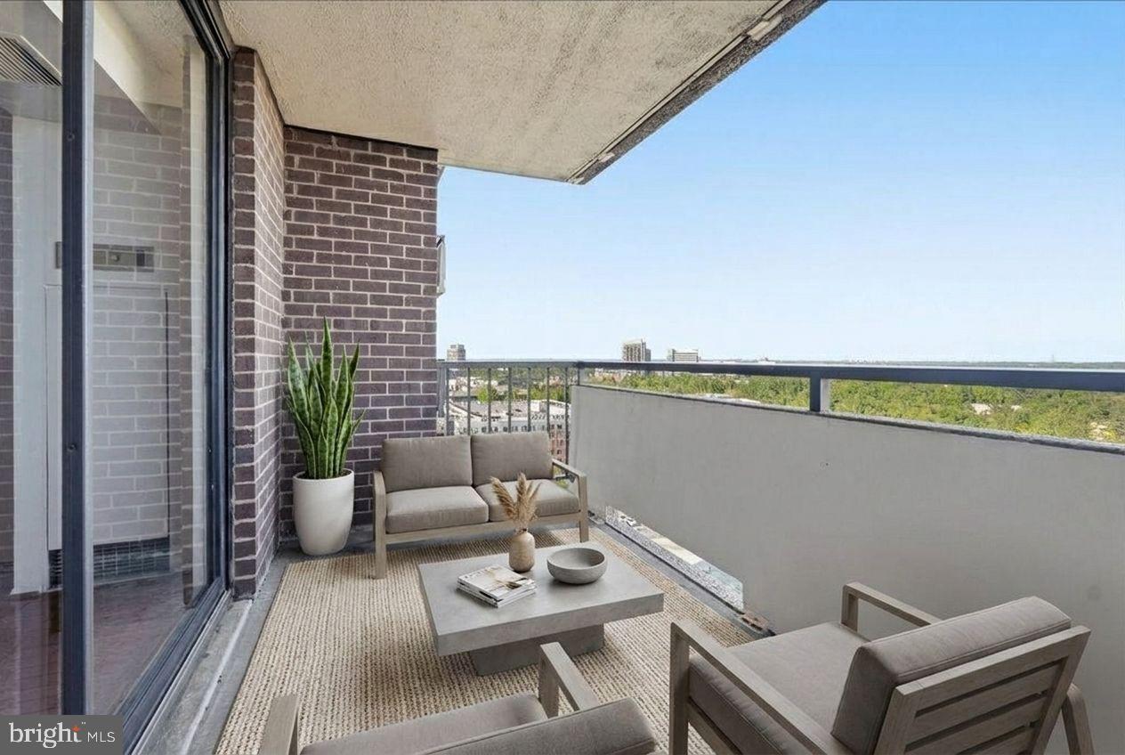 REGENCY AT MCLEAN - Residential