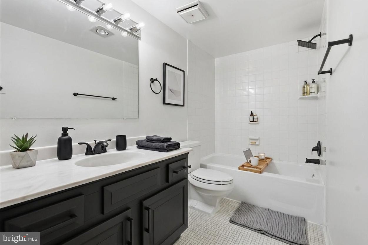 REGENCY AT MCLEAN - Residential