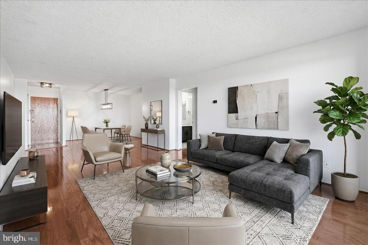 REGENCY AT MCLEAN - Residential