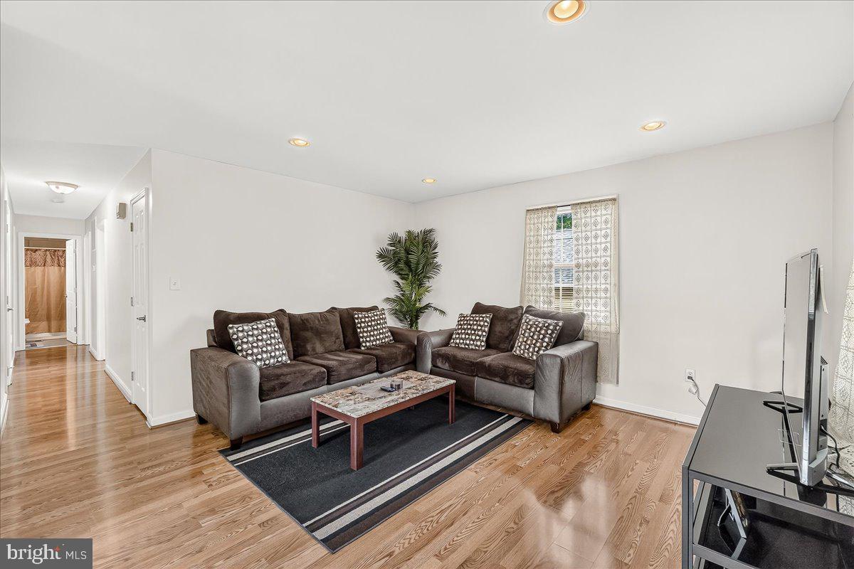504 E F STREET