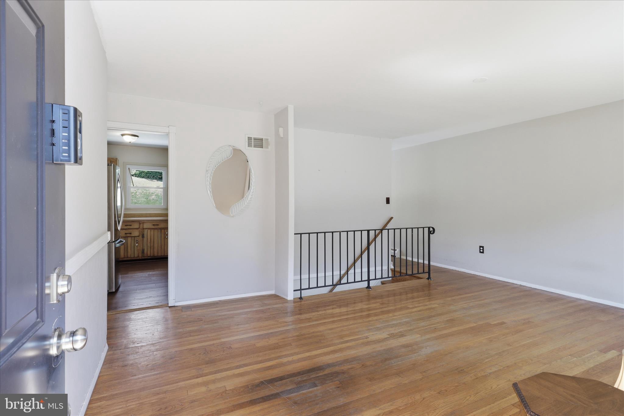 2311 W LONGVIEW DRIVE