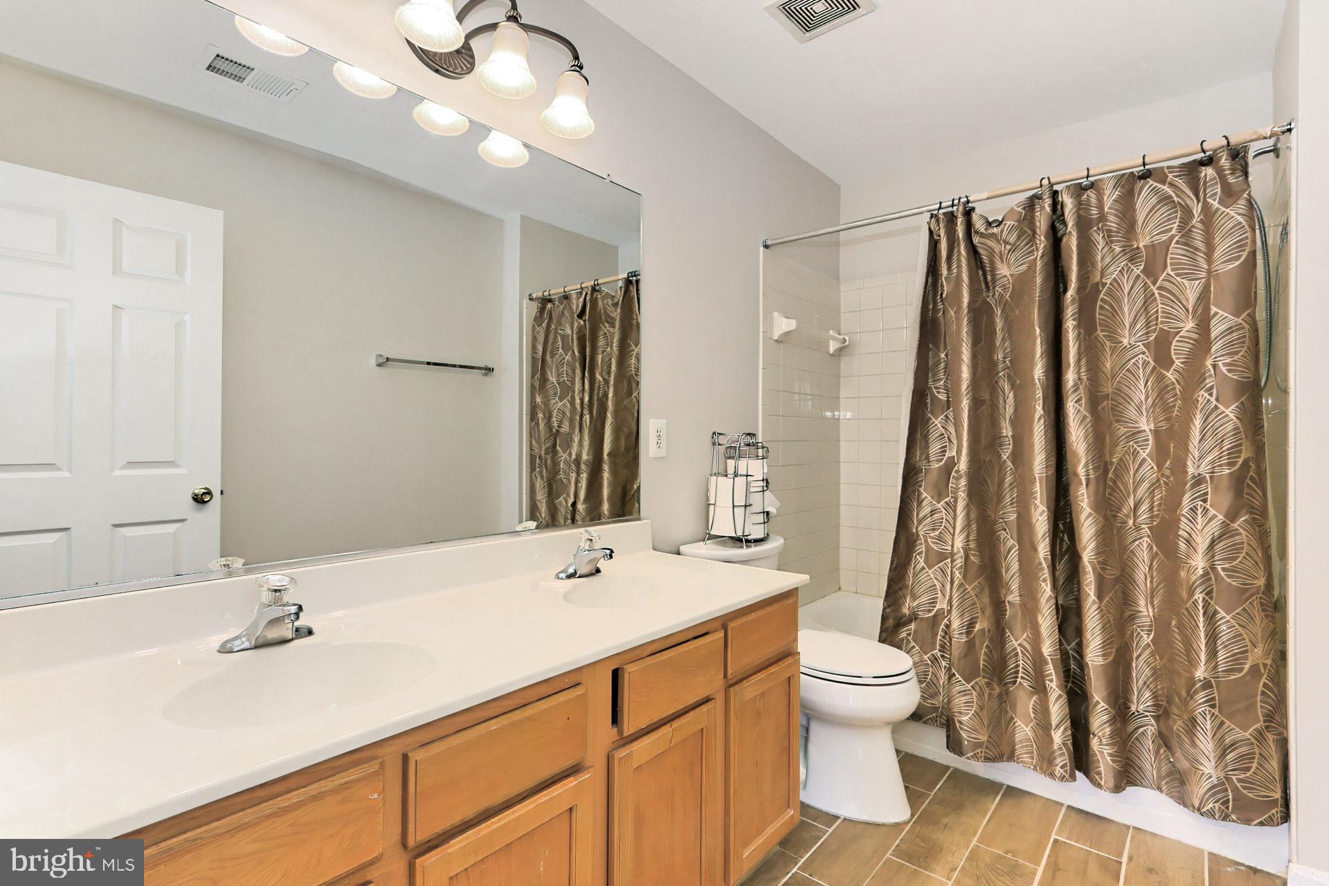 BARRETTS CROSSING - Residential