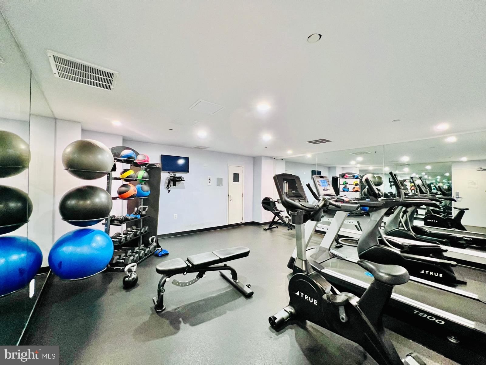 COURTHOUSE - Residential Lease