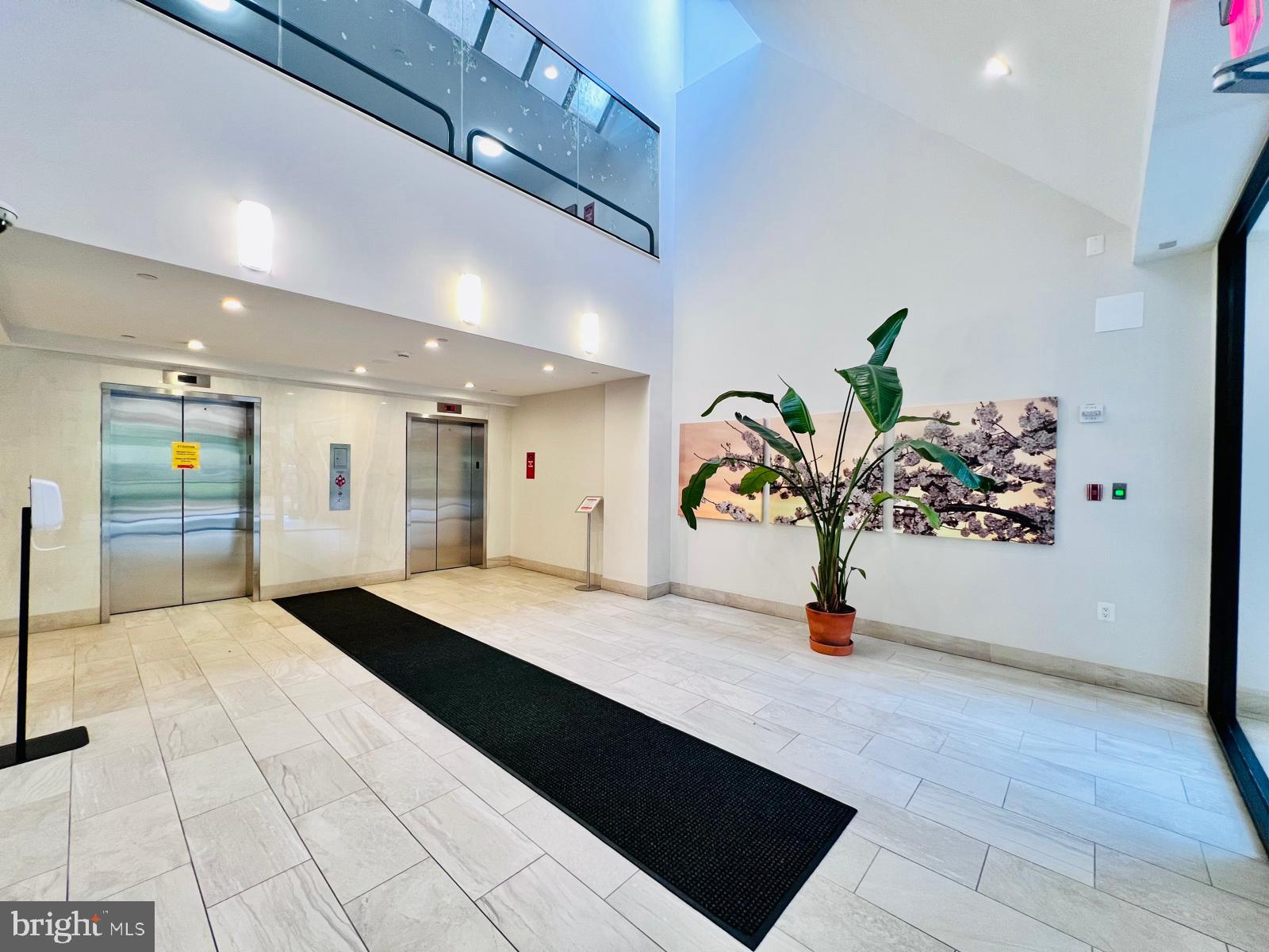 COURTHOUSE - Residential Lease