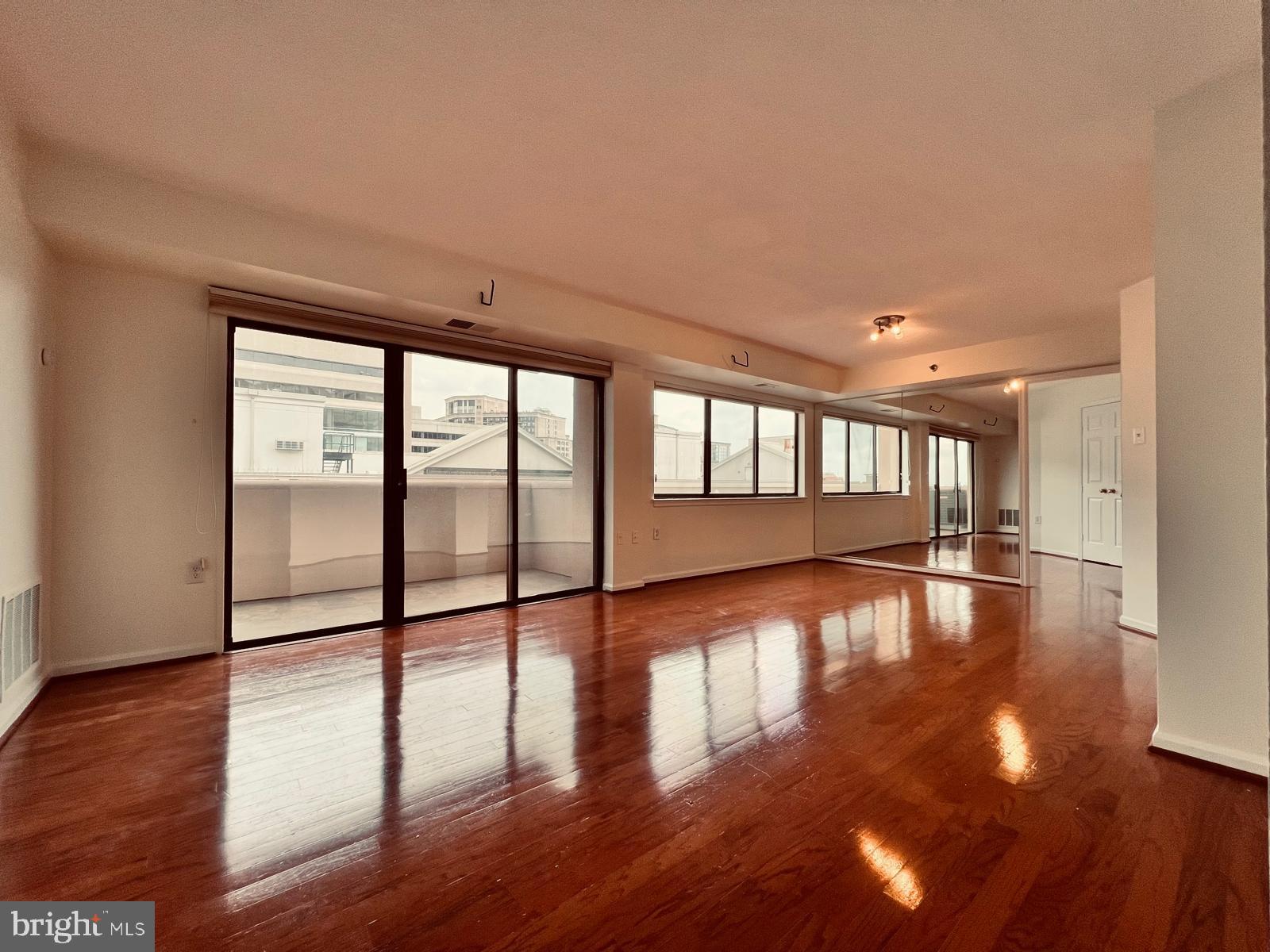 1301 N COURTHOUSE ROAD 1107