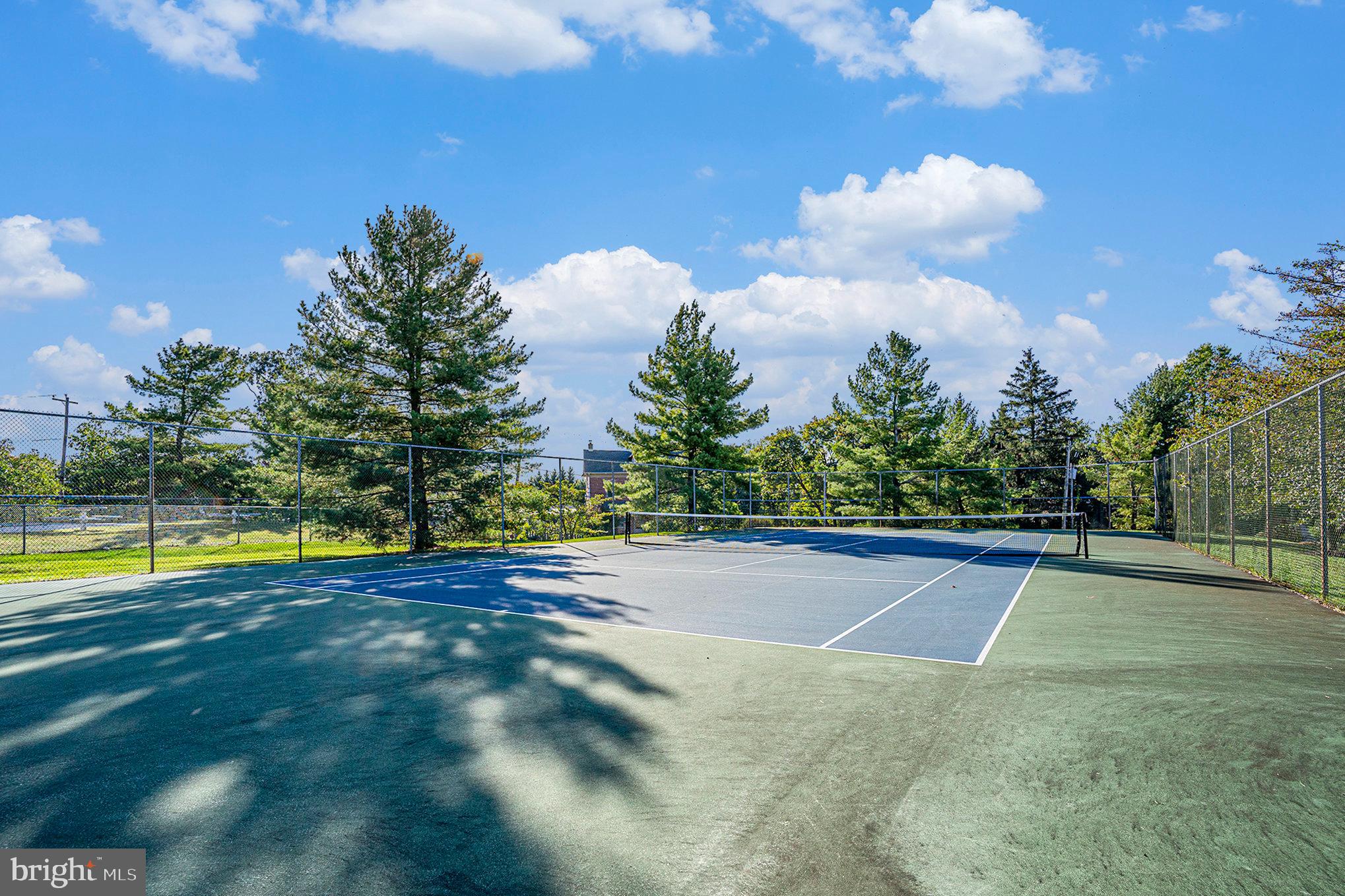 THORNHILL - Residential