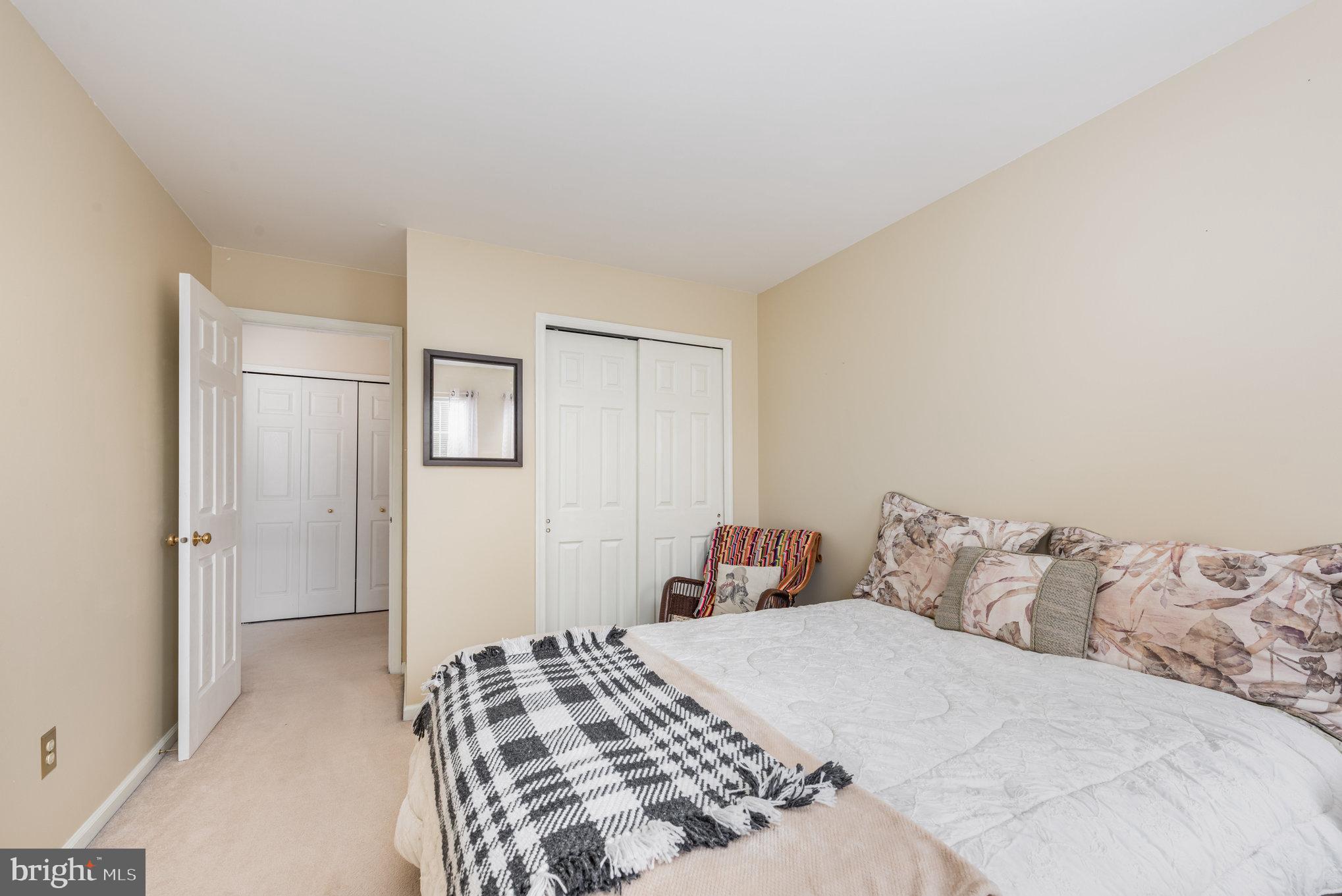 THORNHILL - Residential