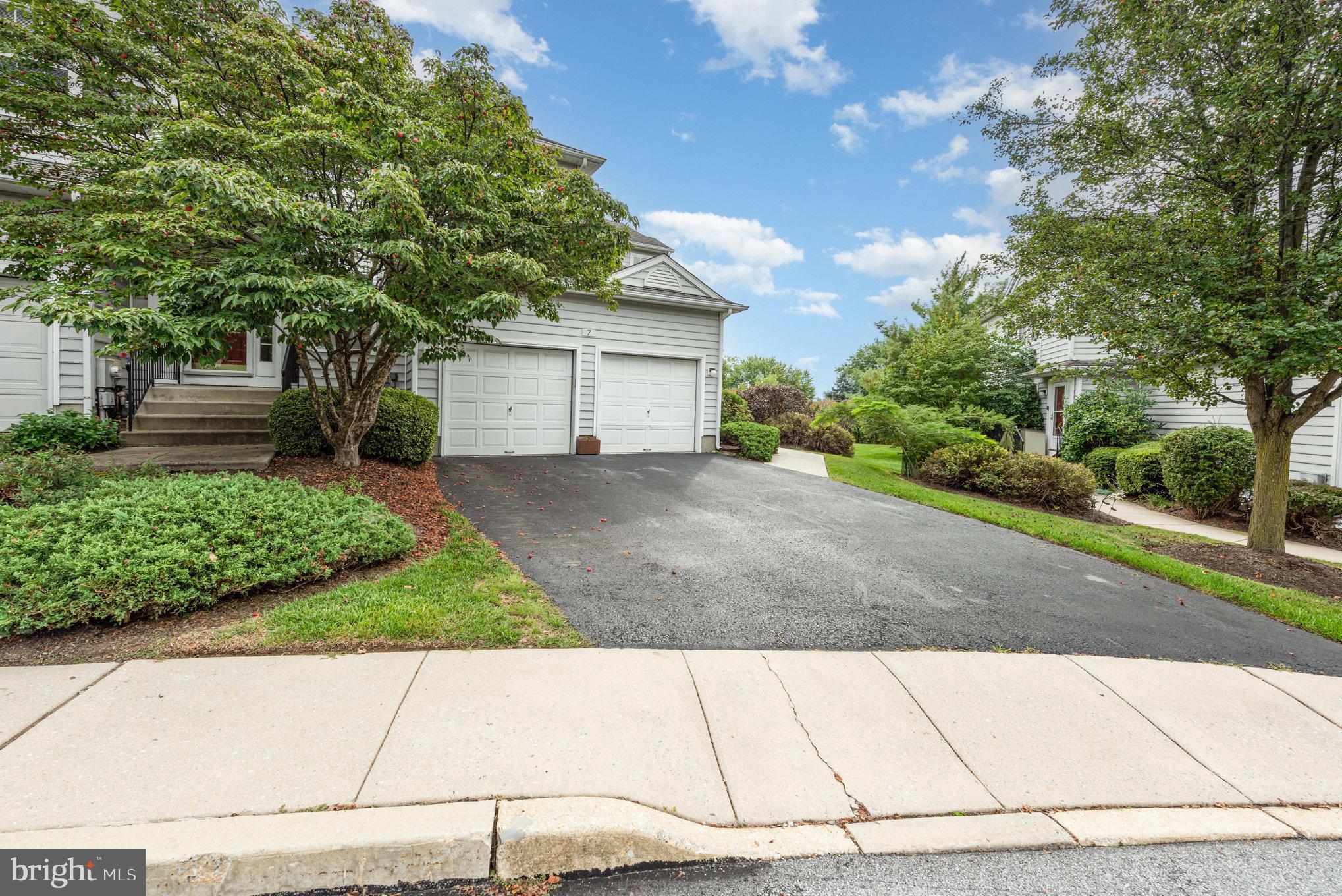 THORNHILL - Residential