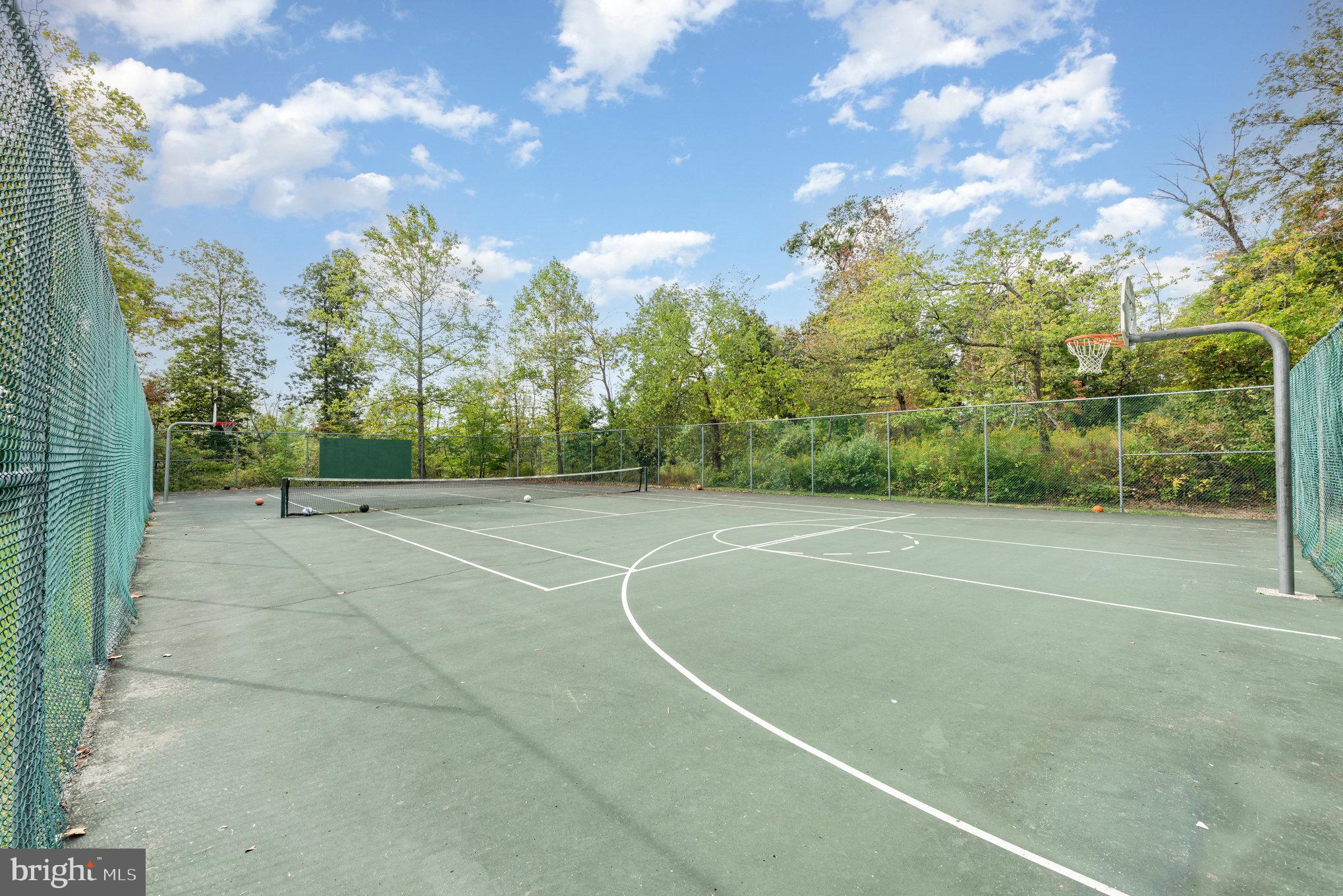 THORNHILL - Residential