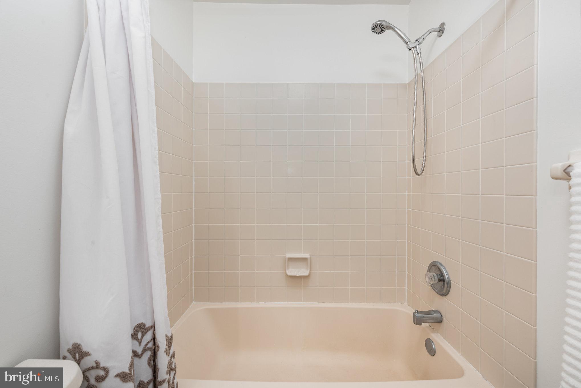 THORNHILL - Residential