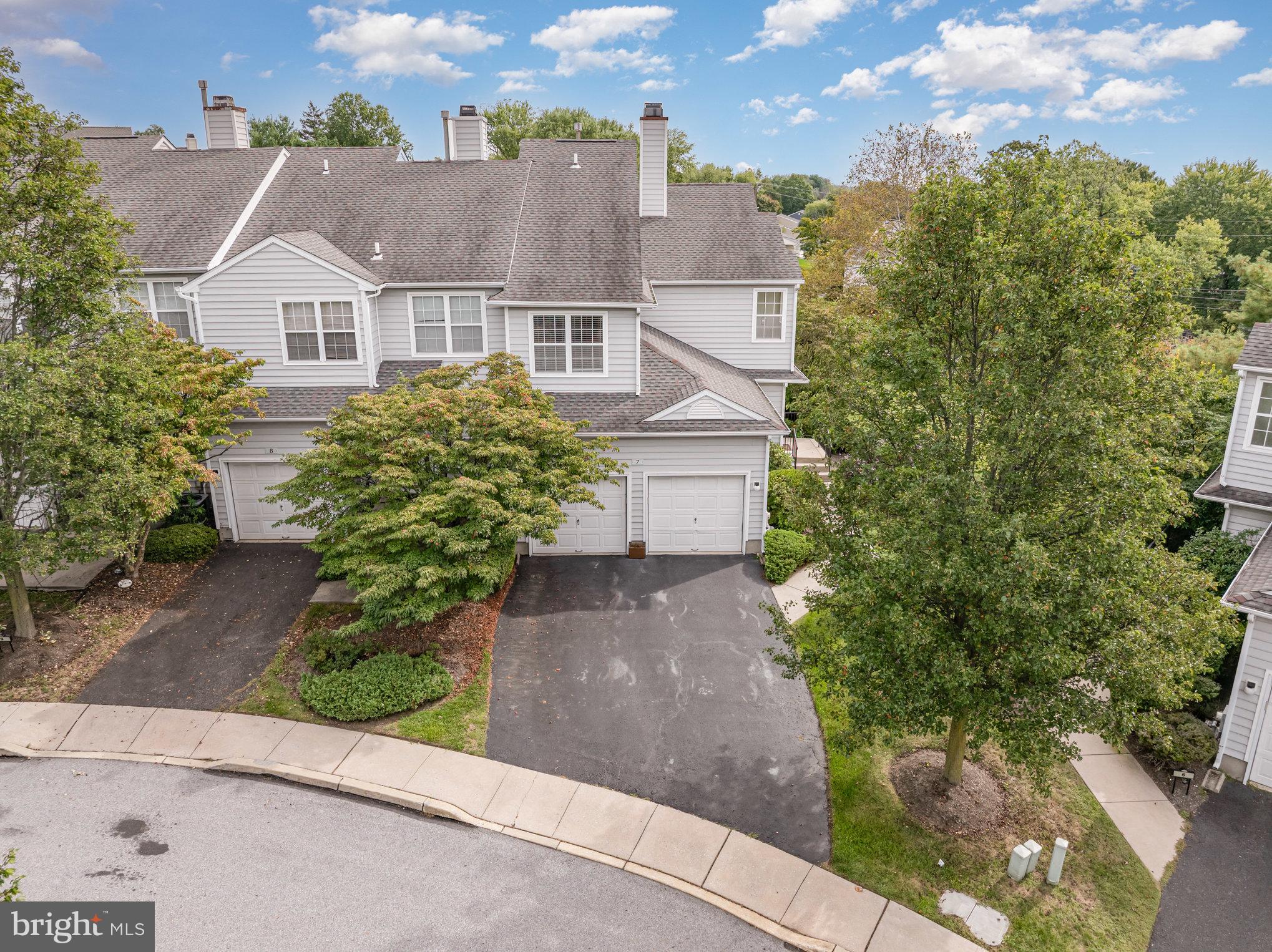 THORNHILL - Residential