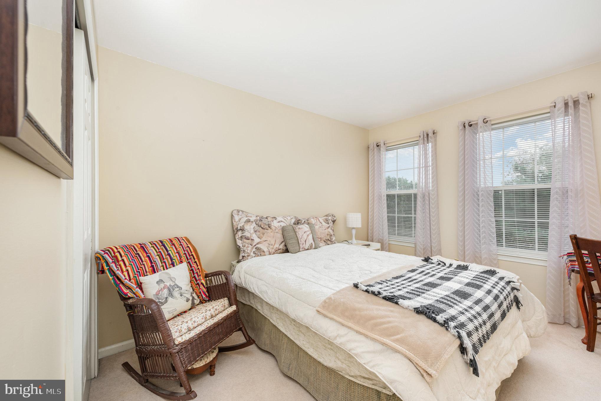 THORNHILL - Residential