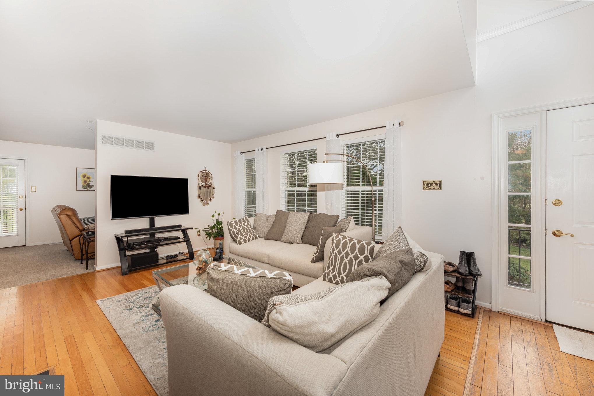 THORNHILL - Residential