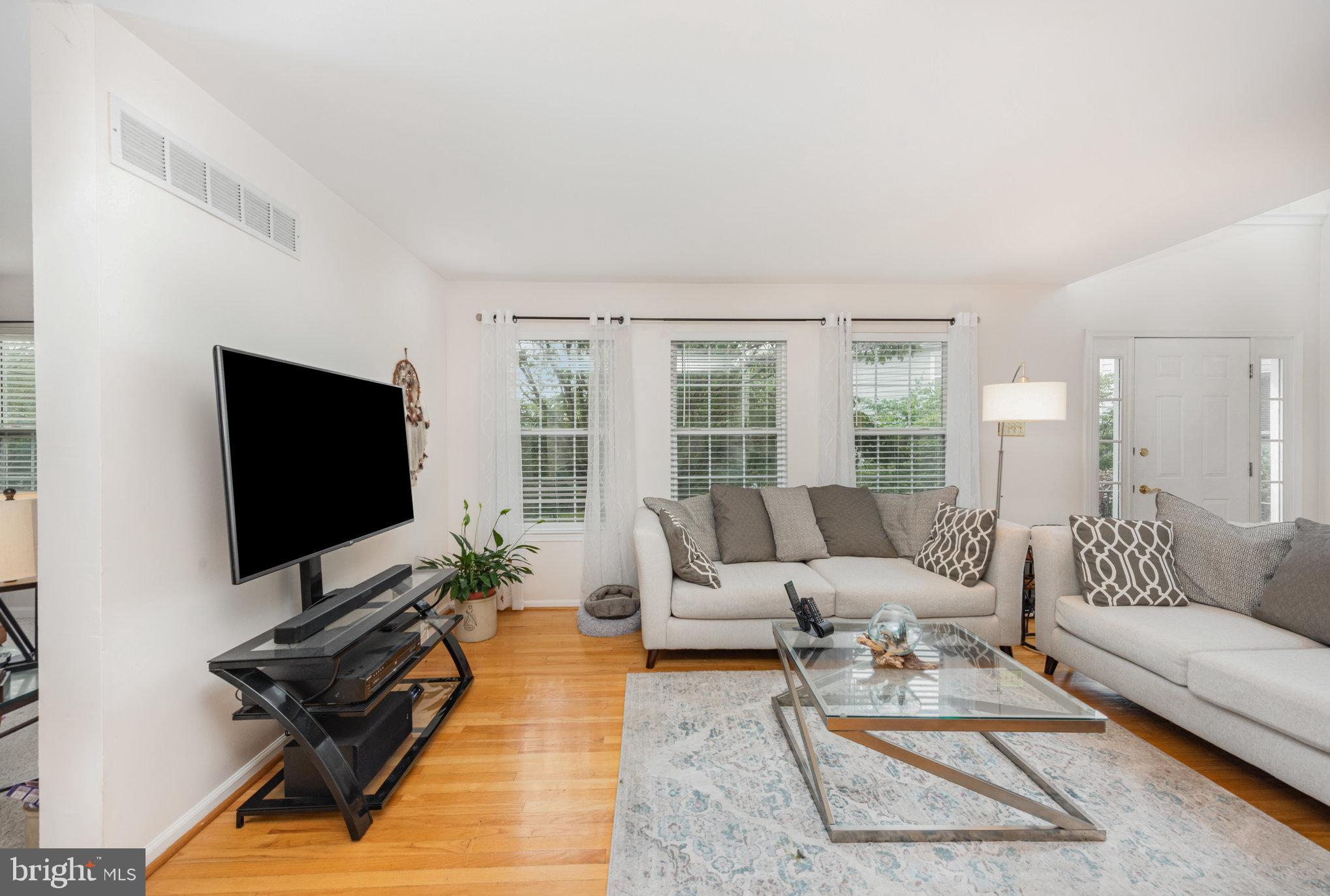 THORNHILL - Residential