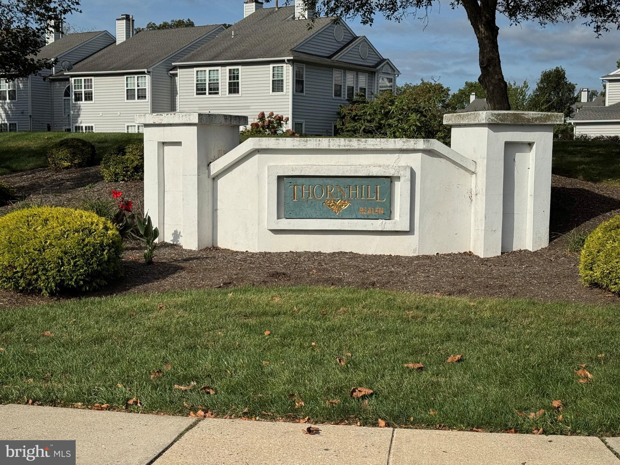 THORNHILL - Residential