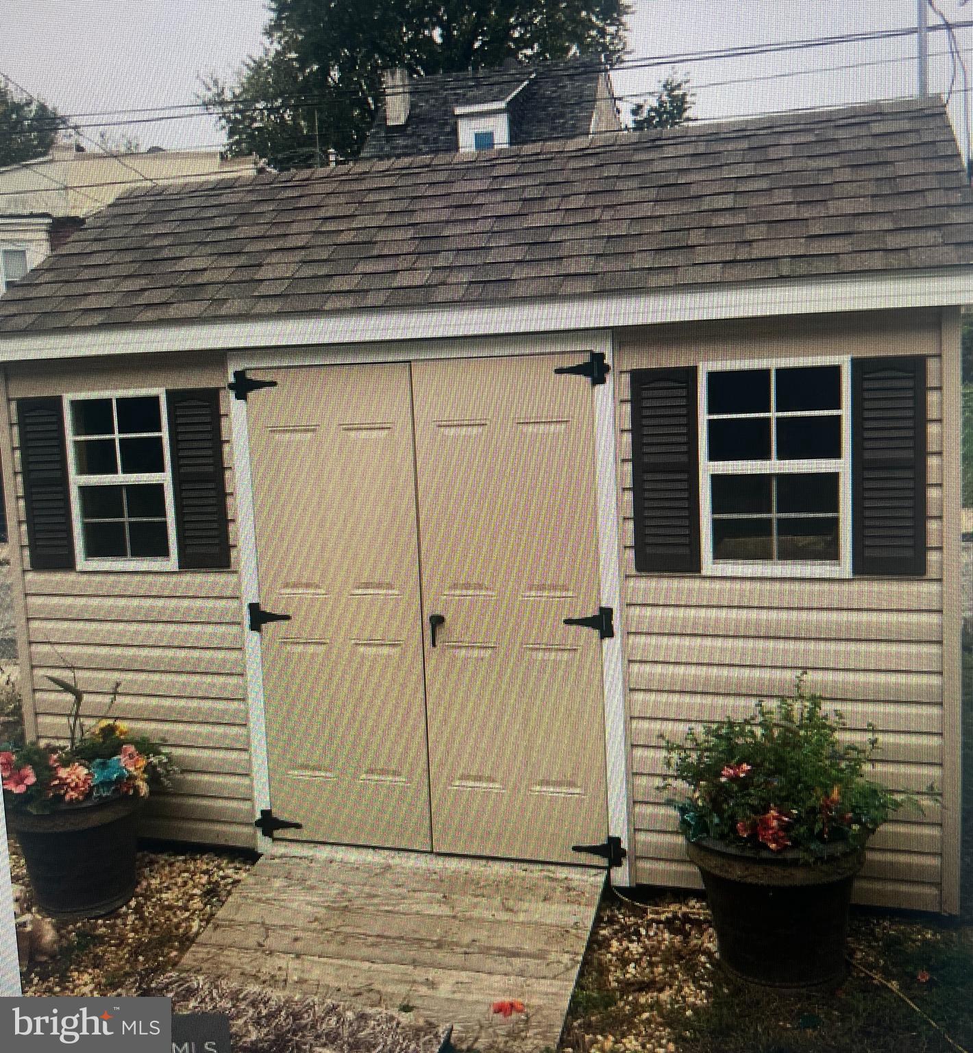 GERMANTOWN (EAST) - Land