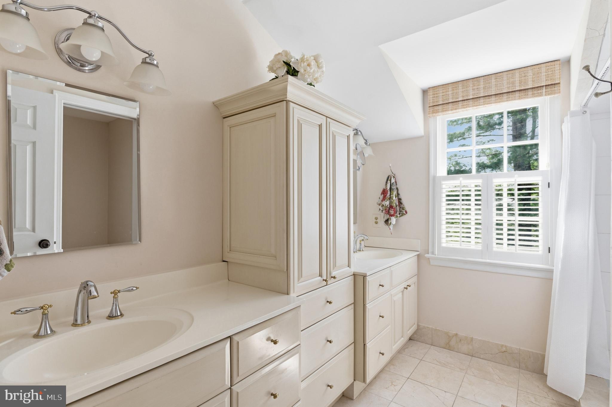 WESTMORELAND HILLS - Residential