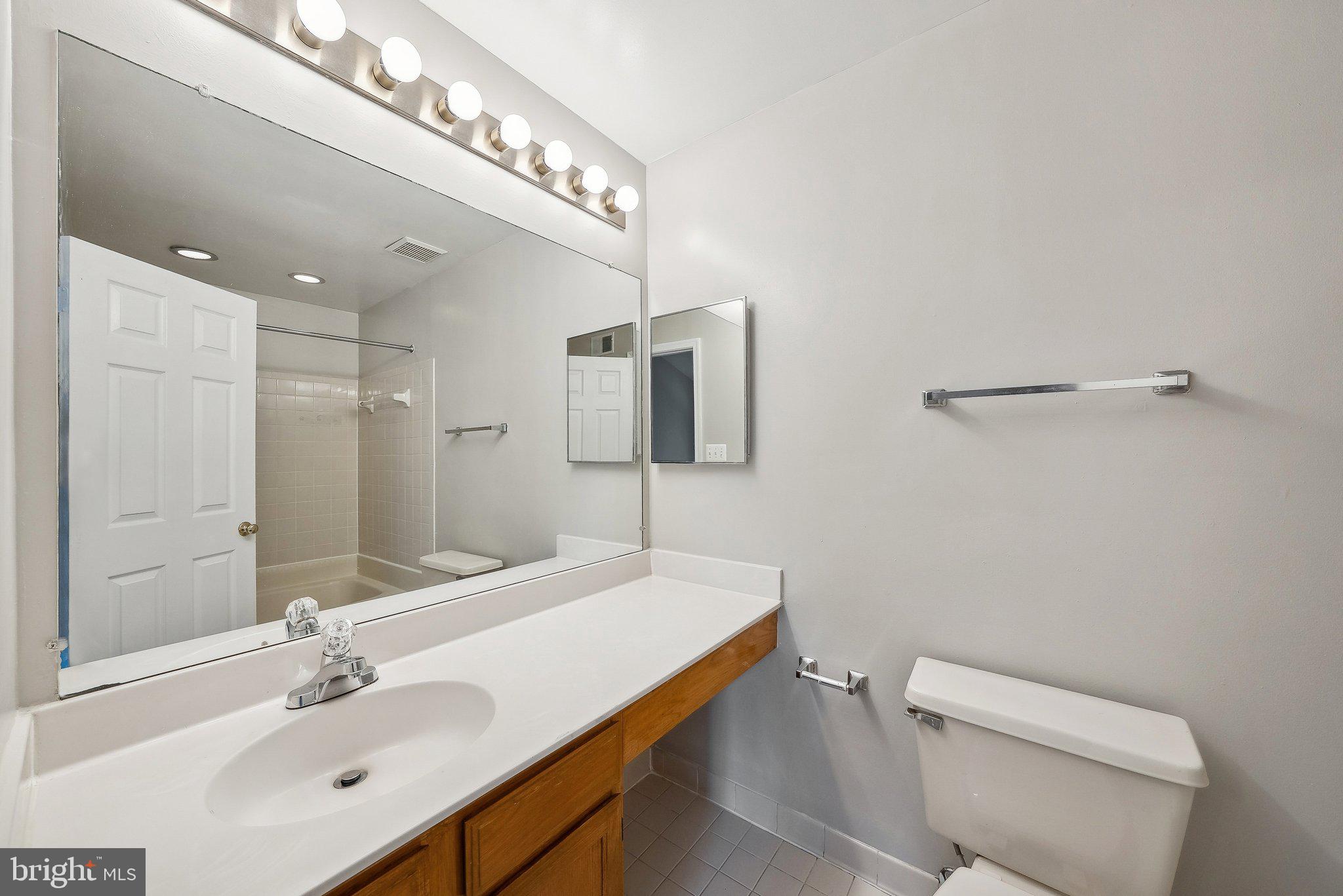 LAKE RIDGE - Residential