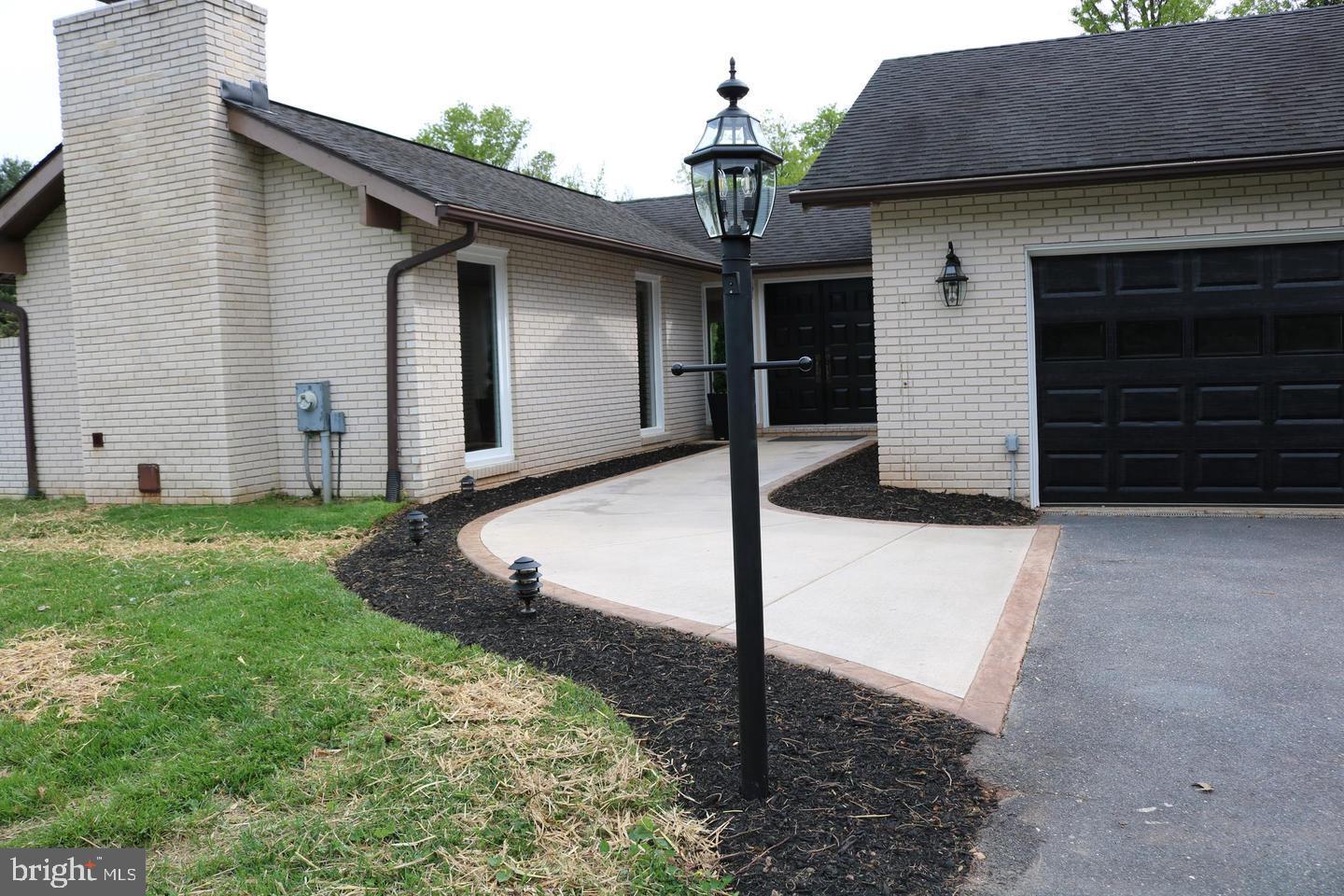 HARRIS FARM - Residential Lease