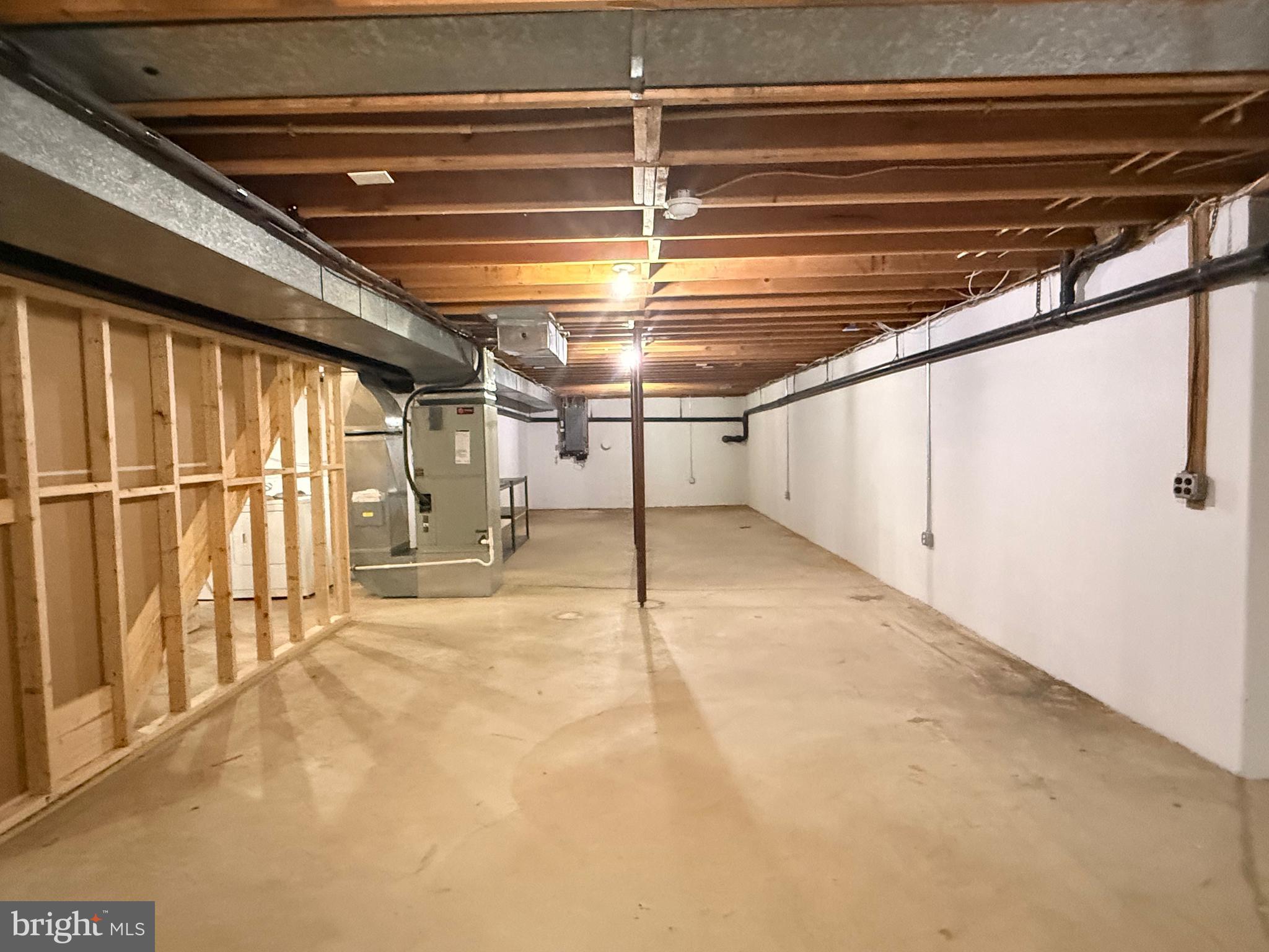 HARRIS FARM - Residential Lease