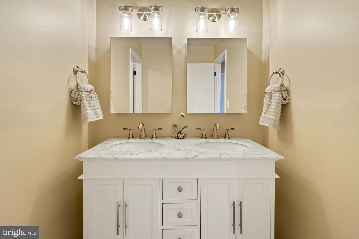 HARRIS FARM - Residential Lease