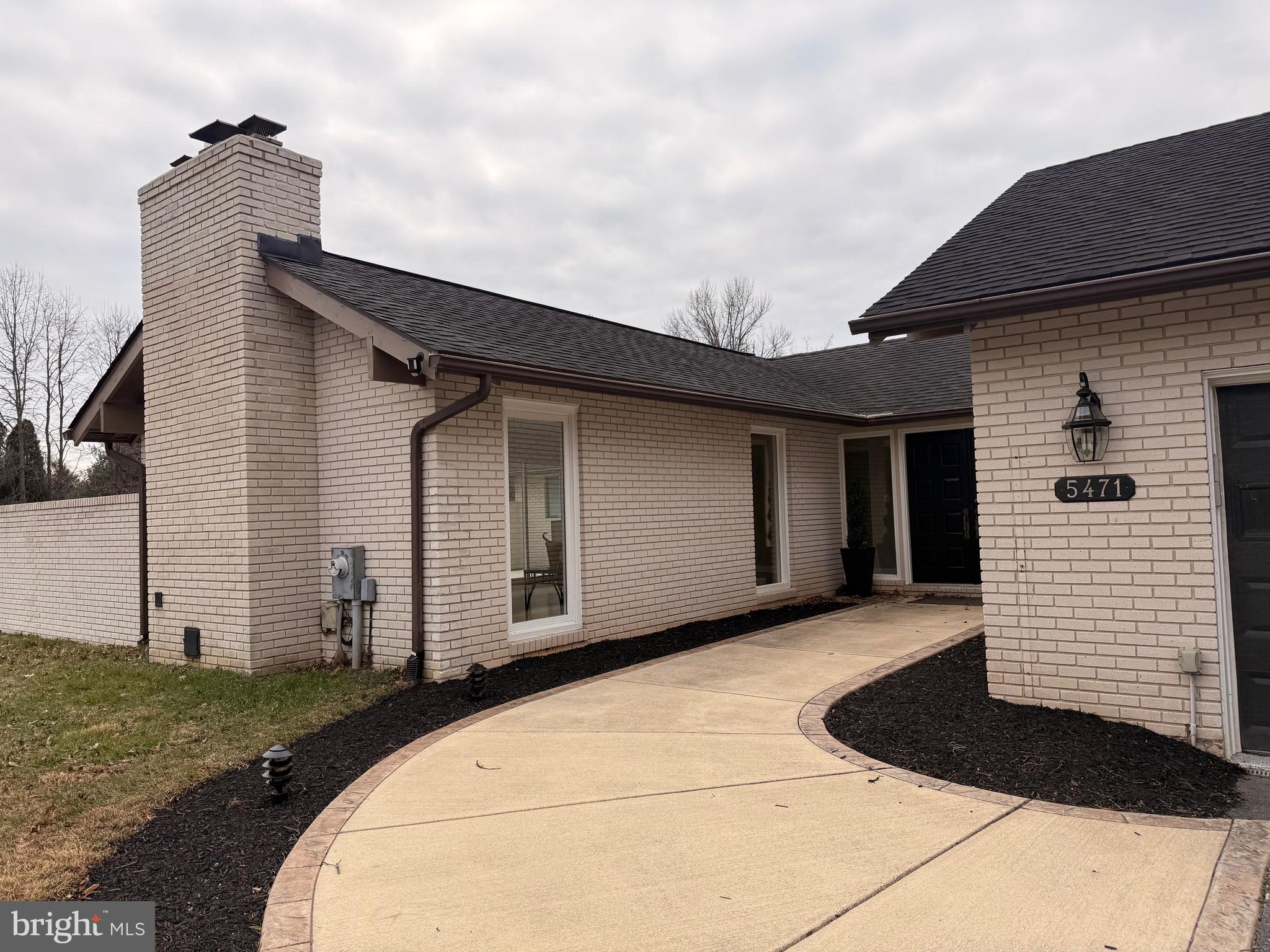 HARRIS FARM - Residential Lease