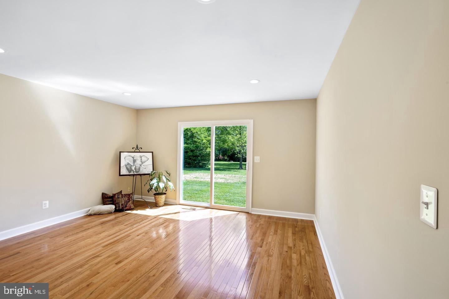 HARRIS FARM - Residential Lease