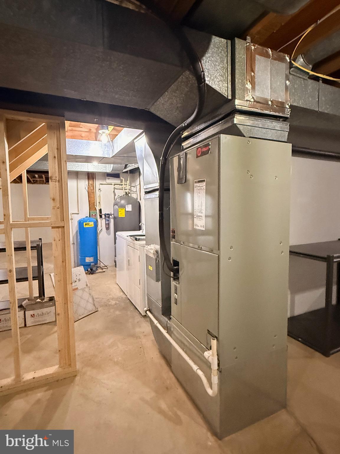 HARRIS FARM - Residential Lease