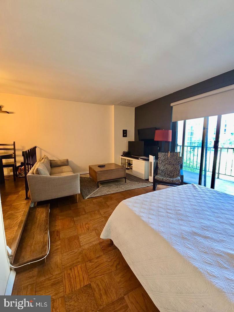 2201 L STREET NW 820