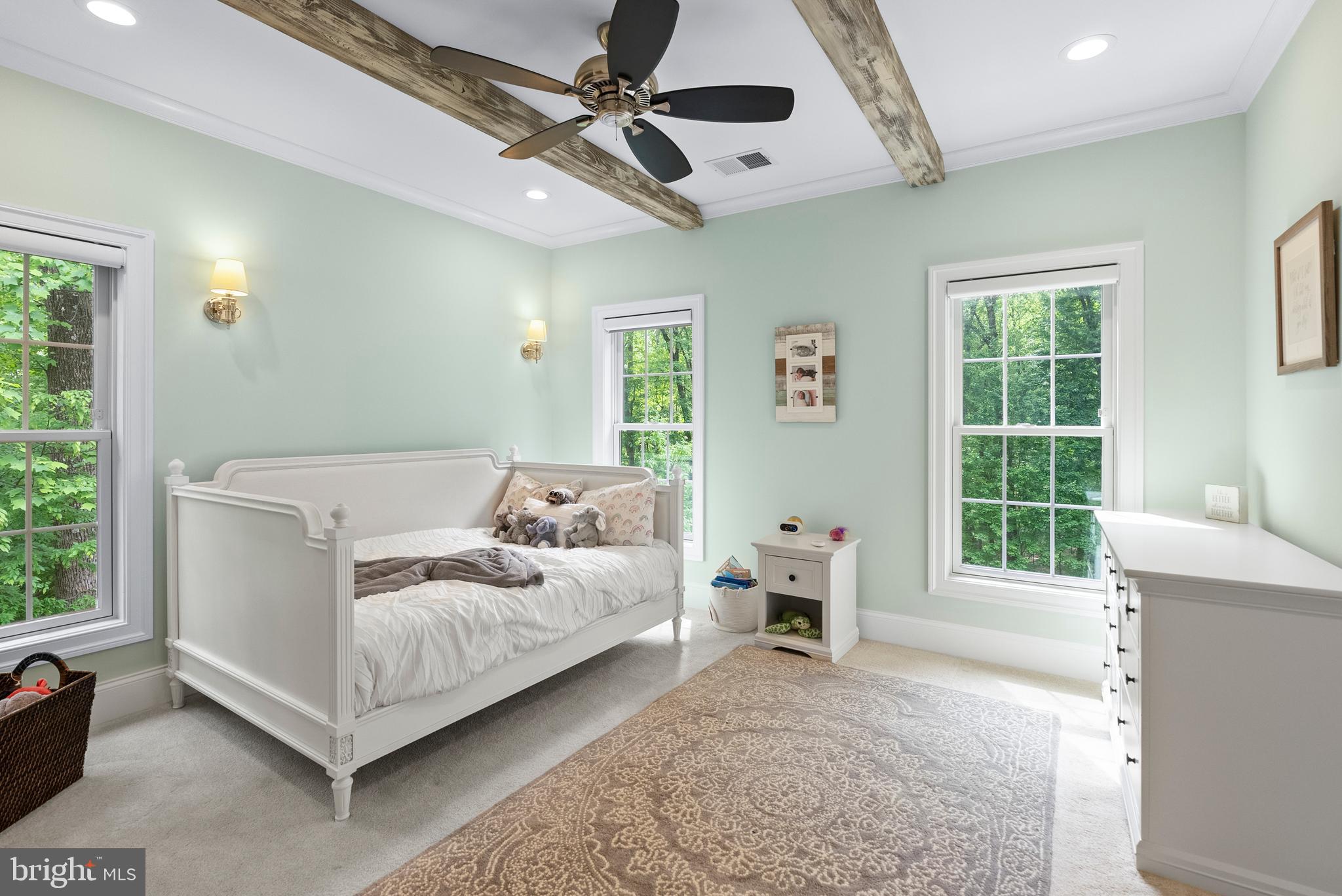 HUNT CUP HILL - Residential