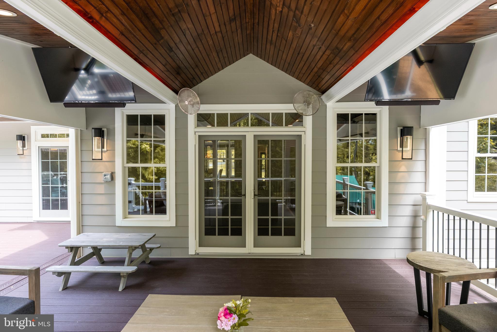 HUNT CUP HILL - Residential