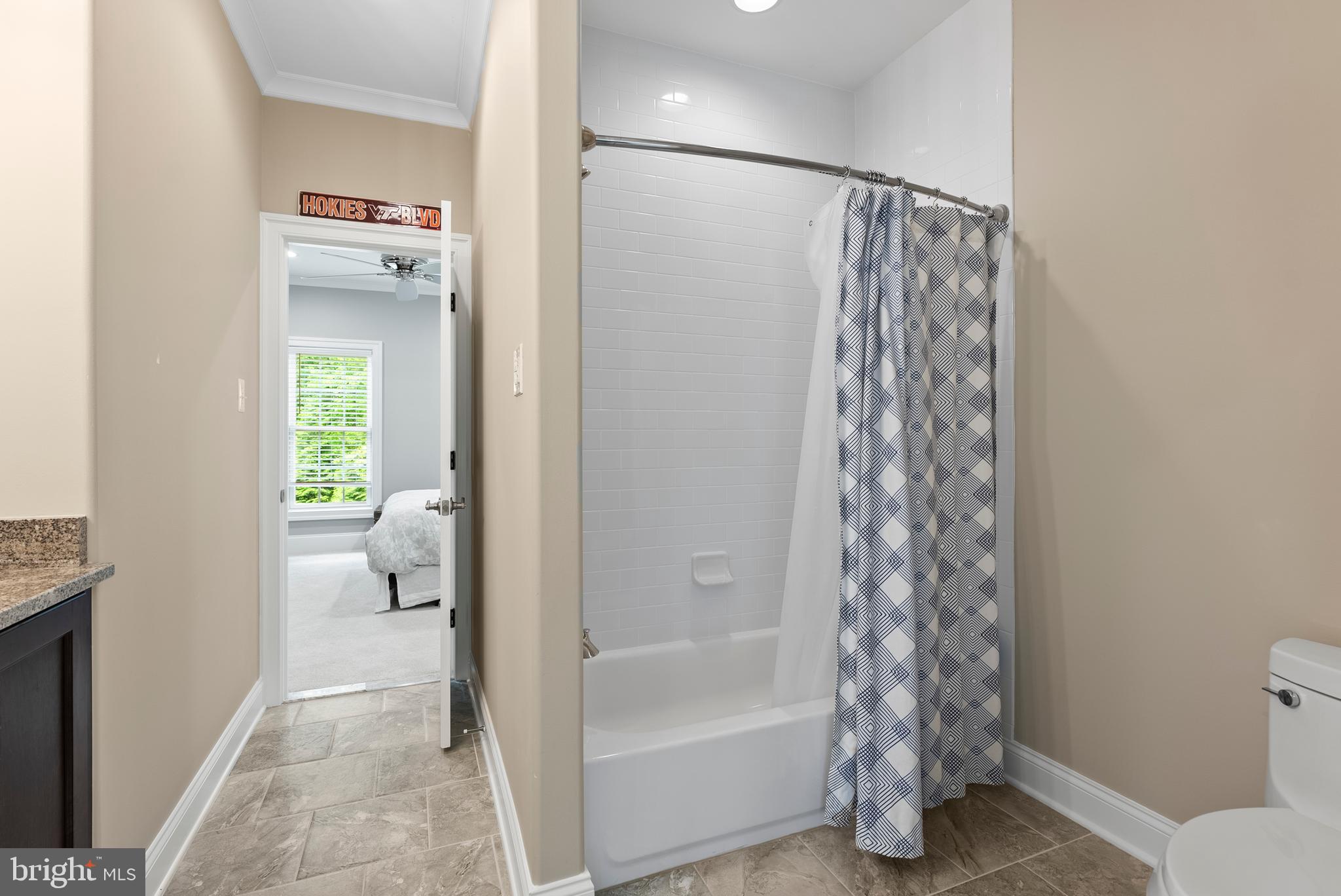 HUNT CUP HILL - Residential