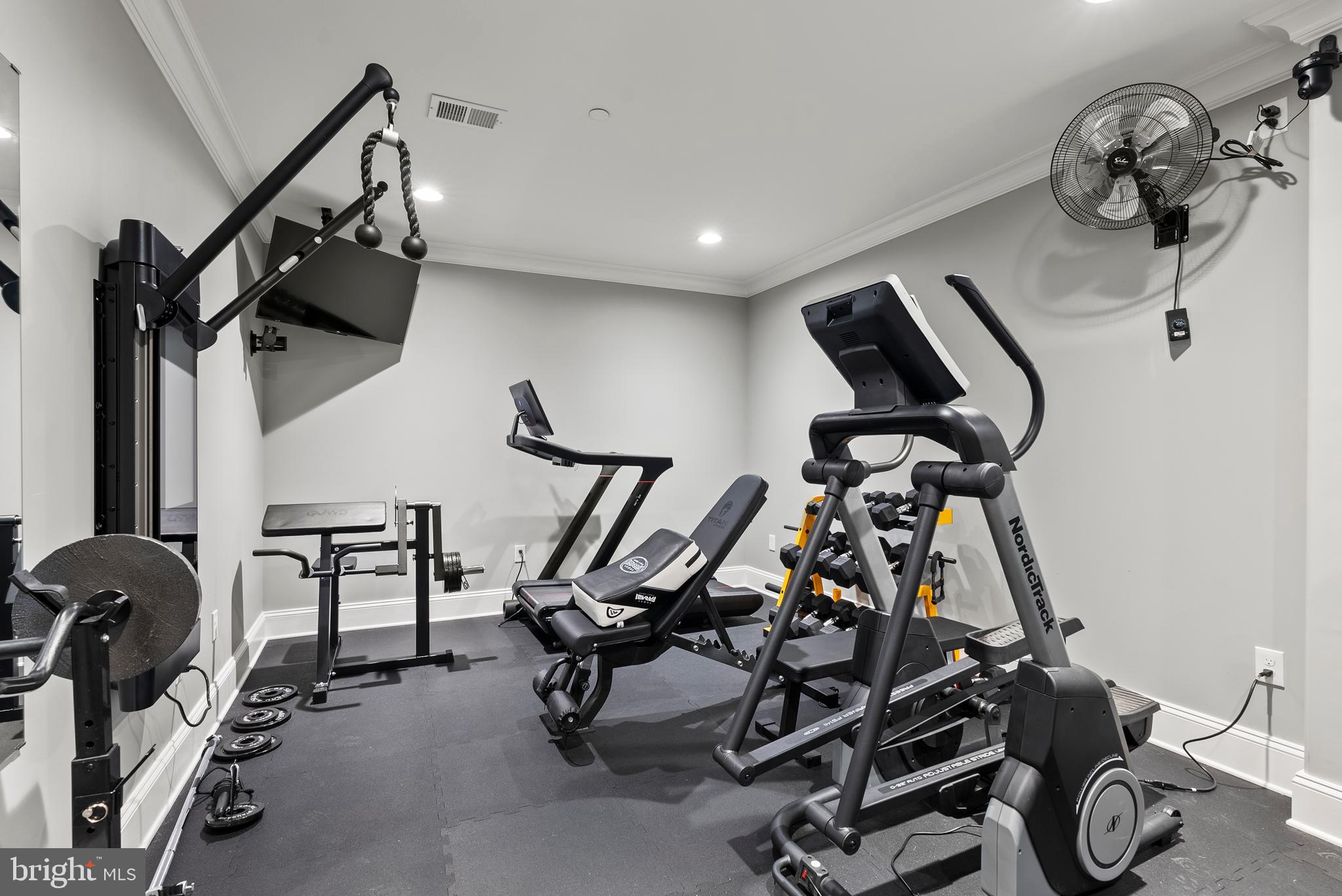 HUNT CUP HILL - Residential