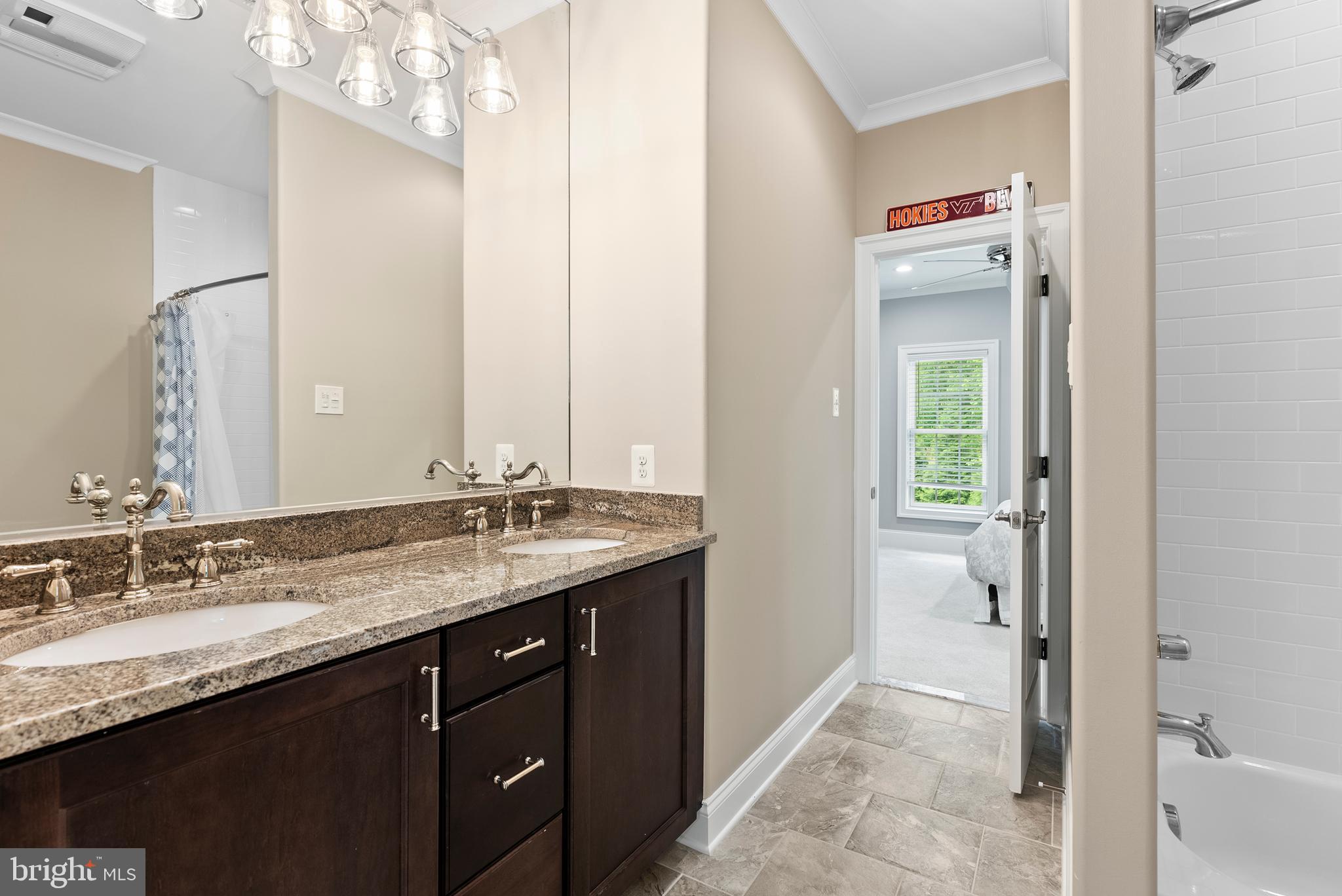 HUNT CUP HILL - Residential