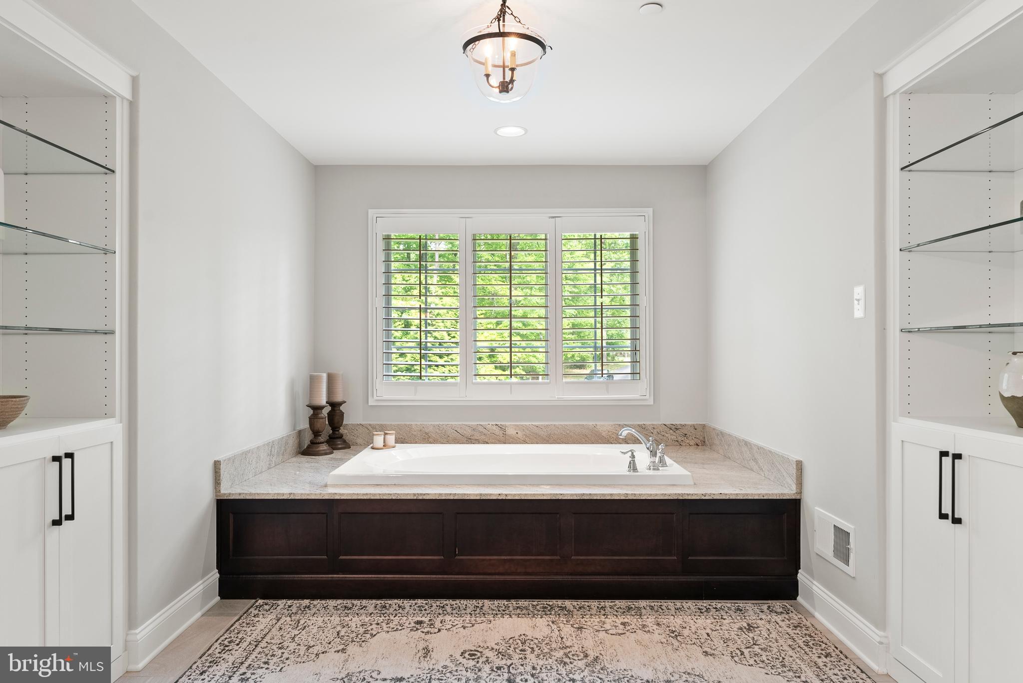 HUNT CUP HILL - Residential