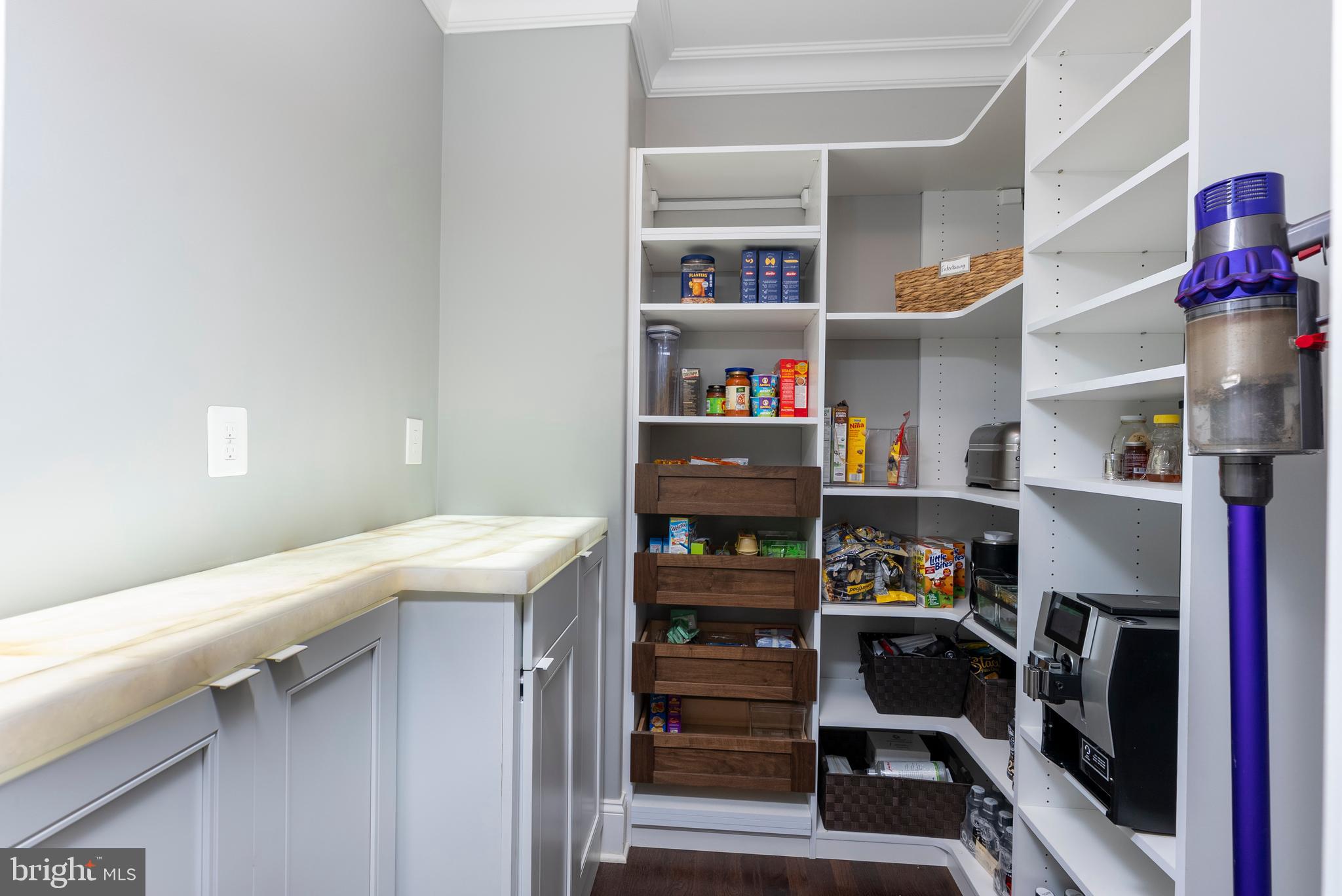 HUNT CUP HILL - Residential