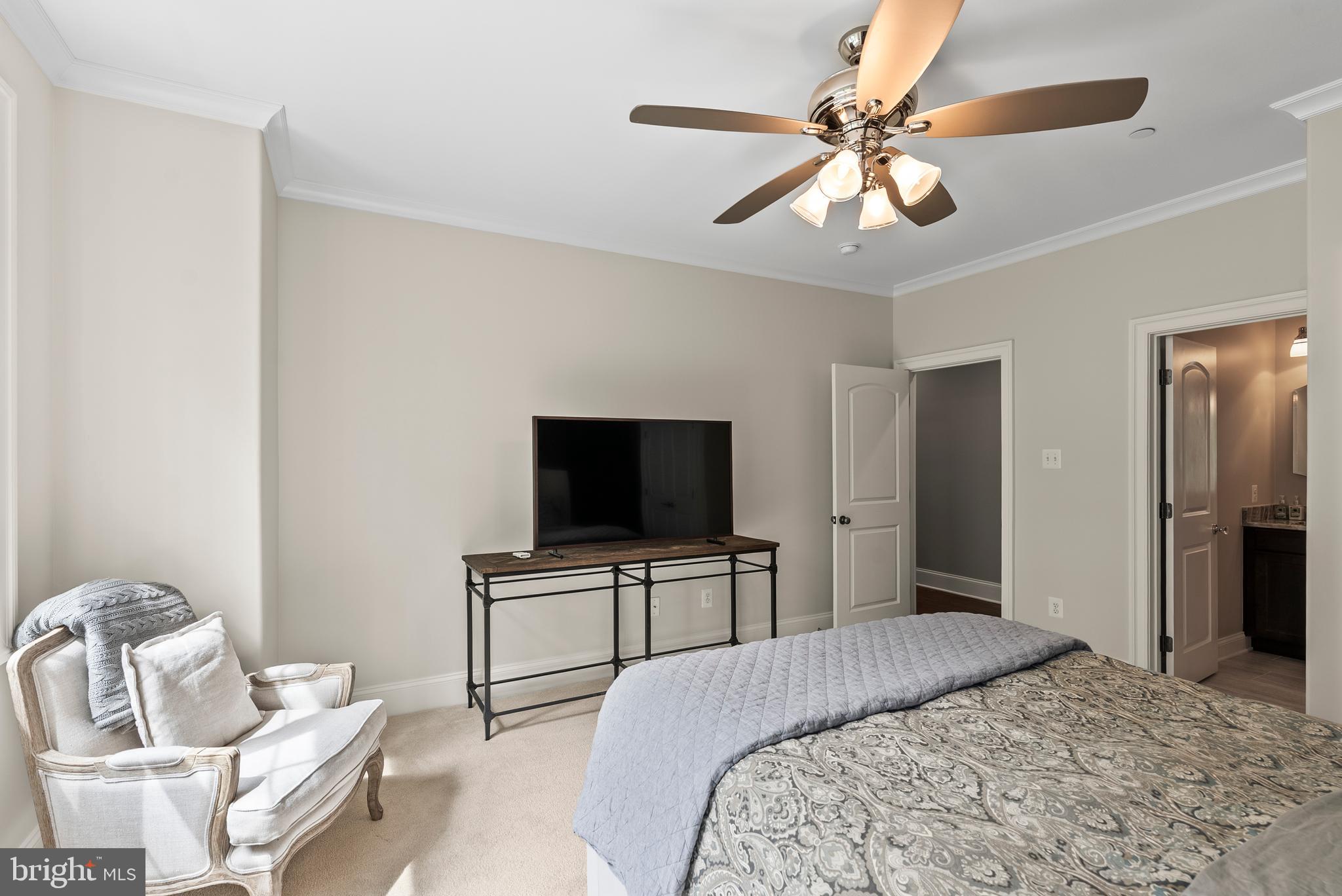 HUNT CUP HILL - Residential