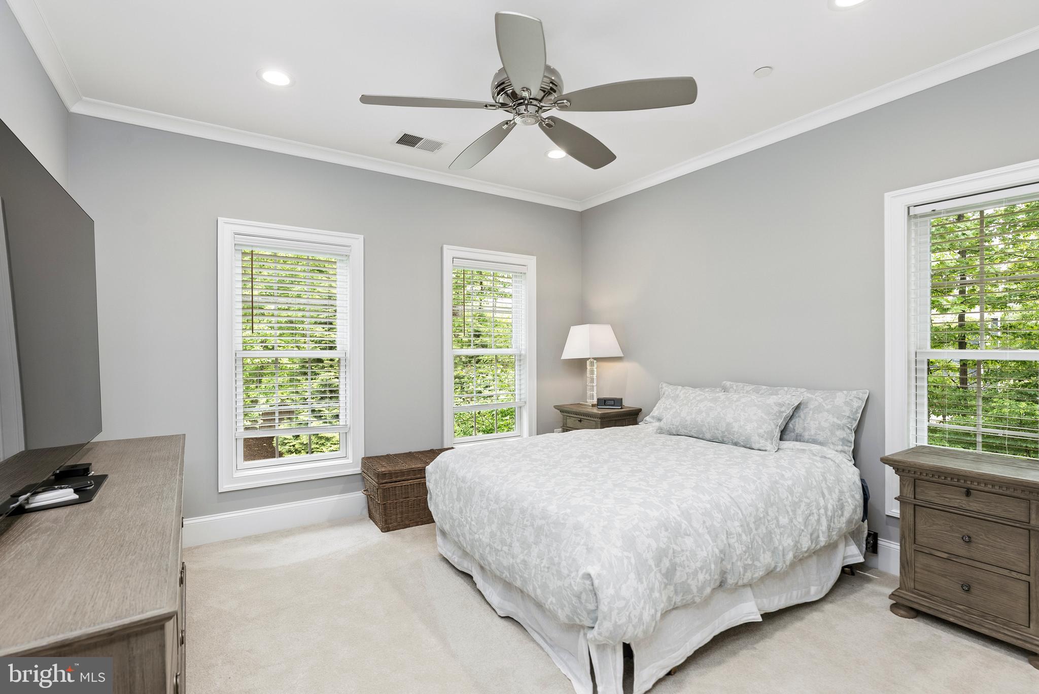 HUNT CUP HILL - Residential