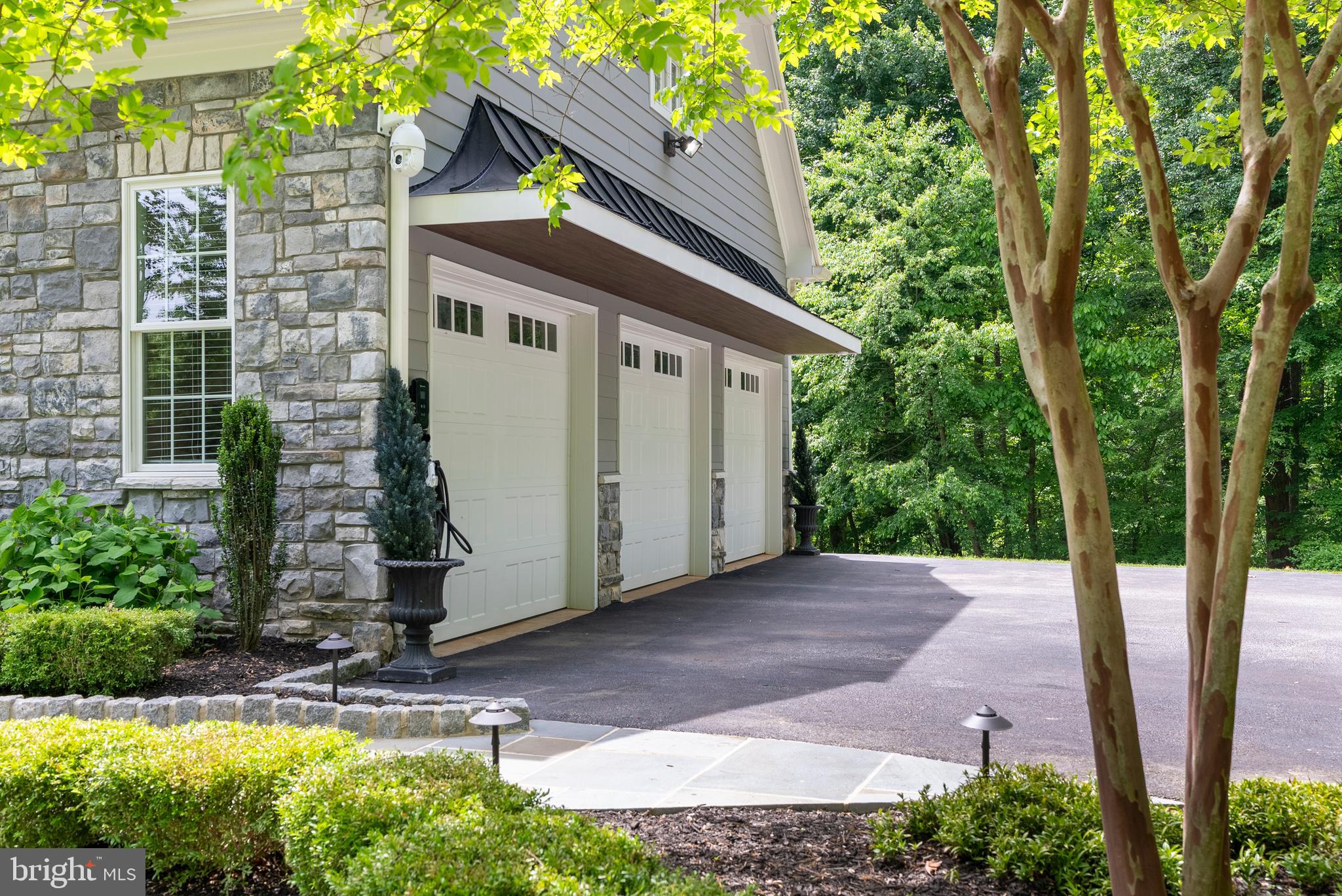 HUNT CUP HILL - Residential