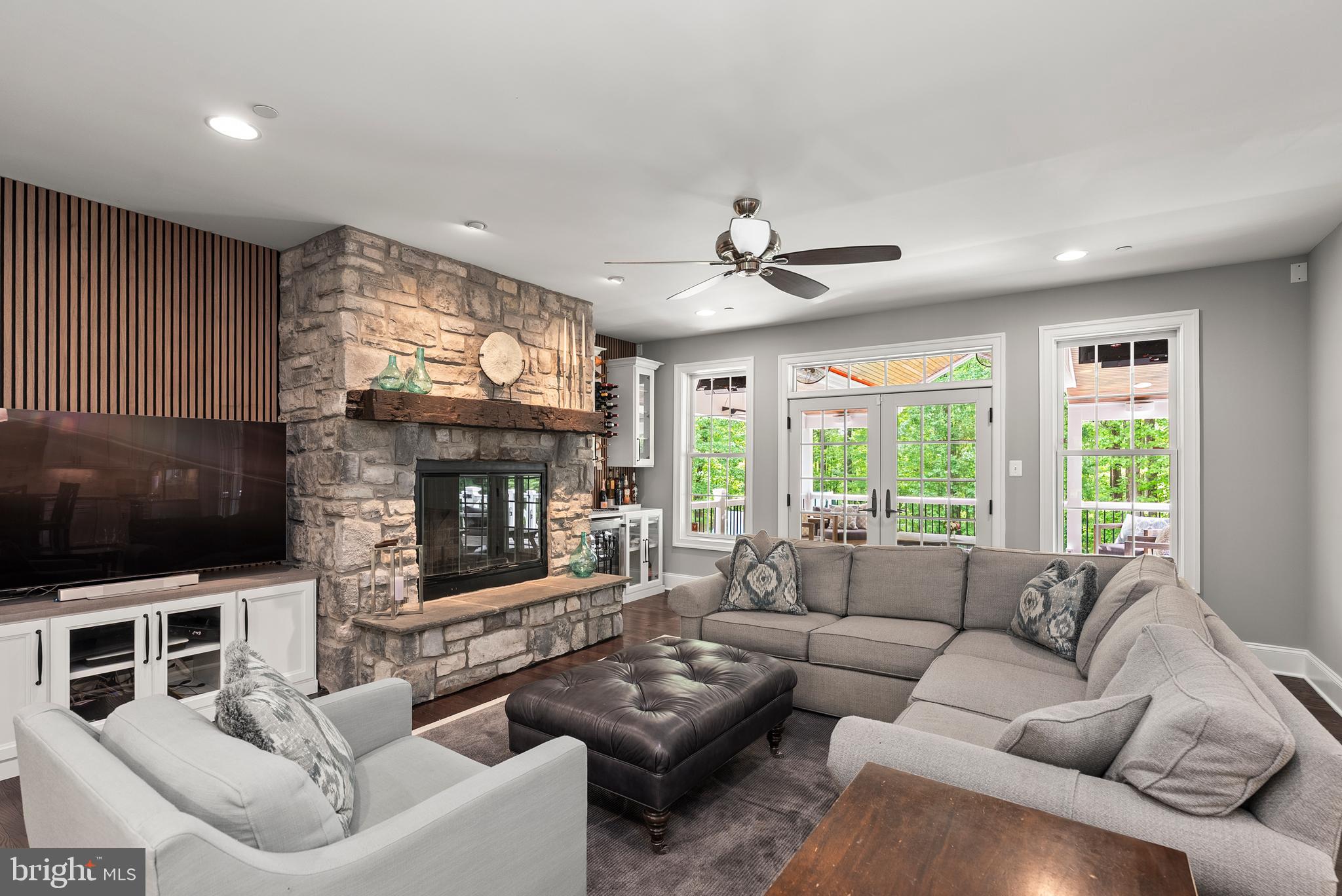 HUNT CUP HILL - Residential