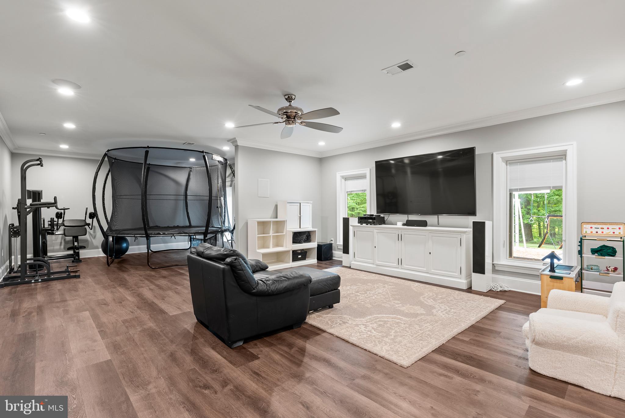 HUNT CUP HILL - Residential