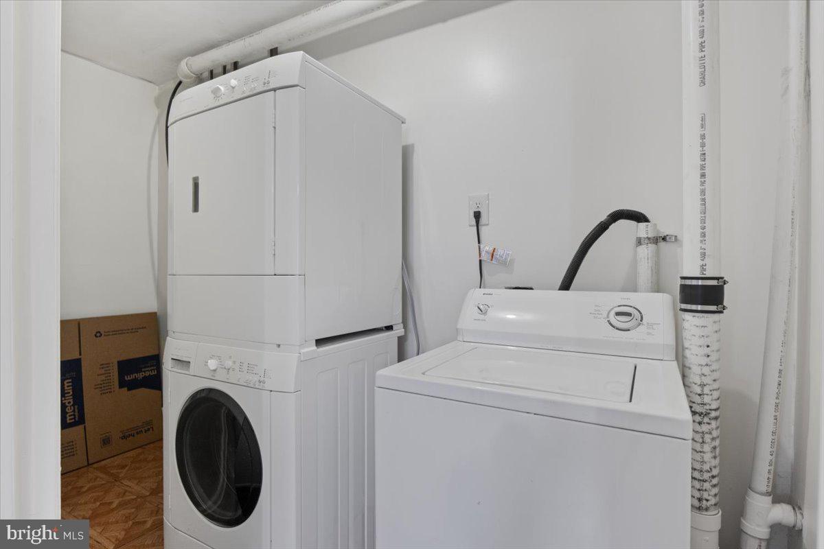 MAPLE SHADE VILLAGE - Residential