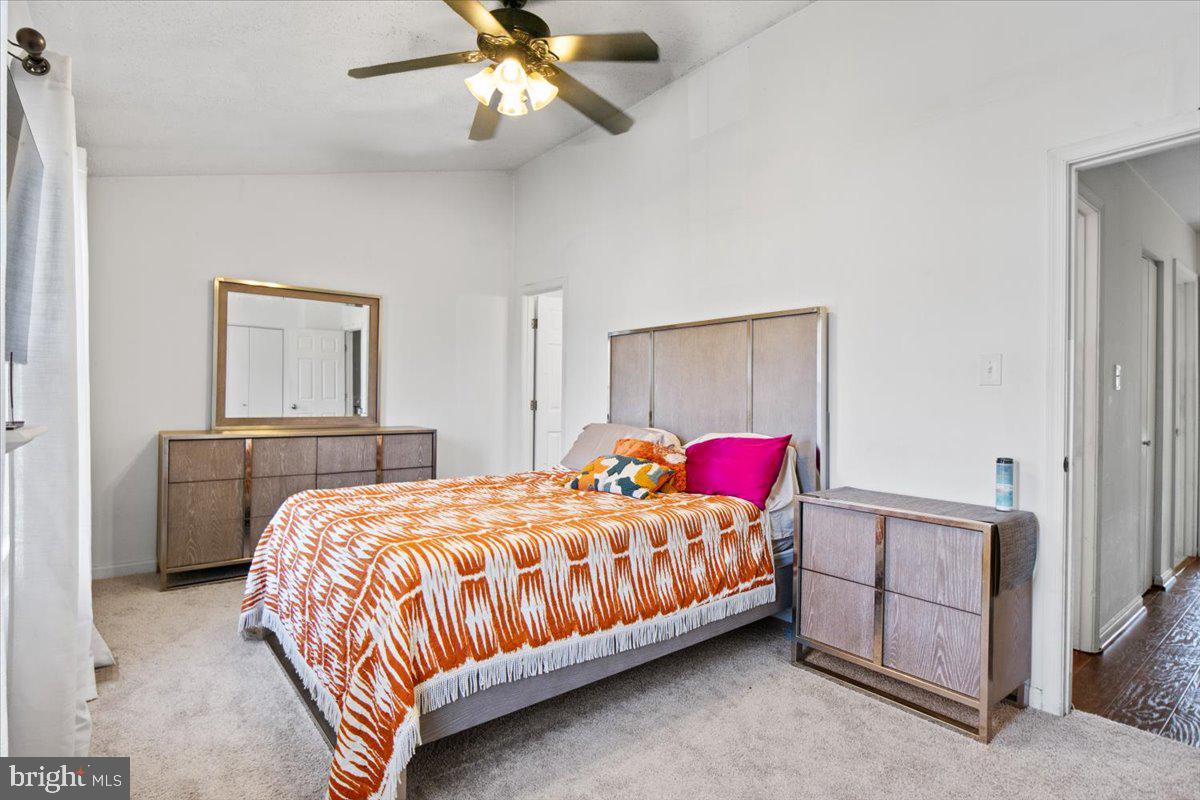 MAPLE SHADE VILLAGE - Residential